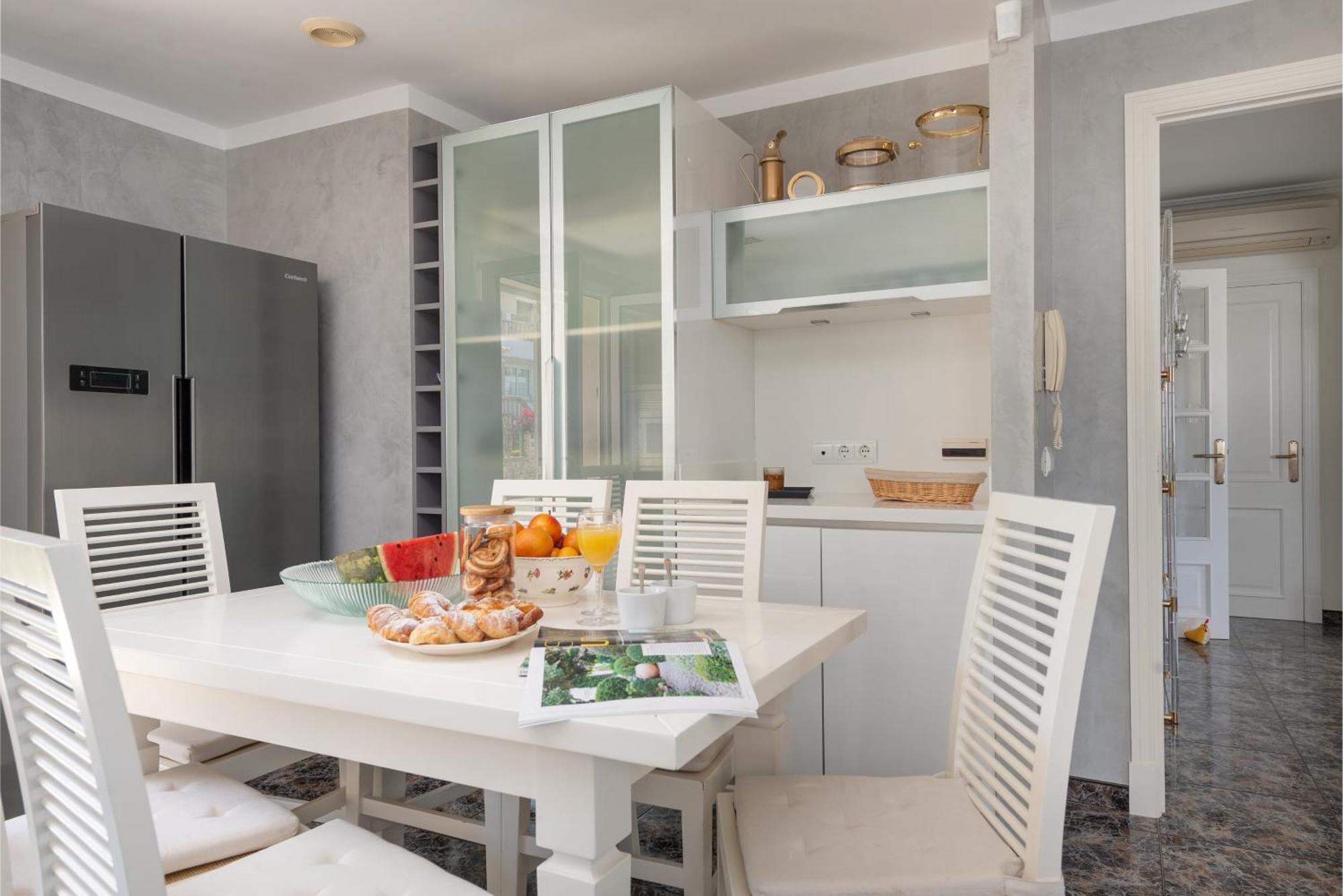 Sa Caleta With Sea Views, Pool, Sauna, And Jacuzzi *