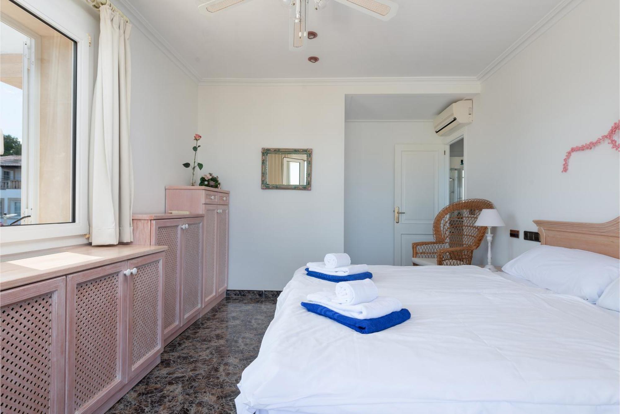 Sa Caleta With Sea Views, Pool, Sauna, And Jacuzzi Fenalitx (Fenalich)