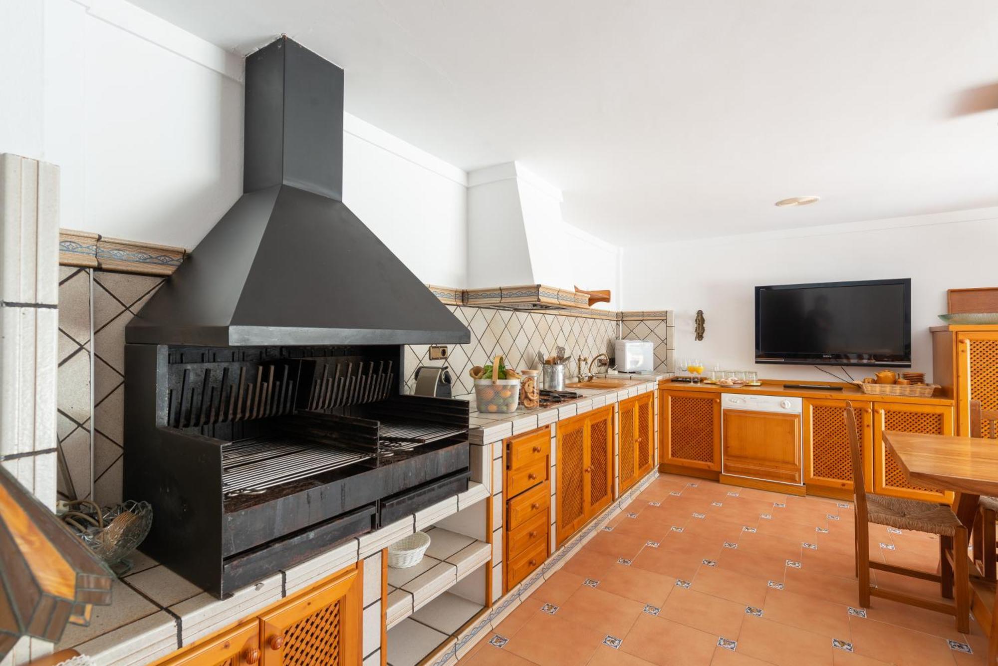 Sa Caleta With Sea Views, Pool, Sauna, And Jacuzzi Villa Fenalitx (Fenalich)