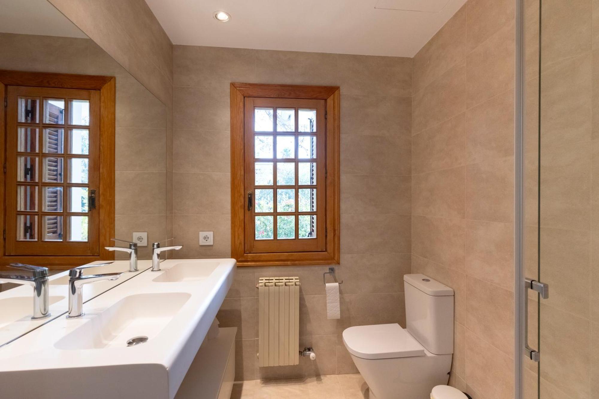 Villa Rosa, Espaciosa Casa Con Piscina *