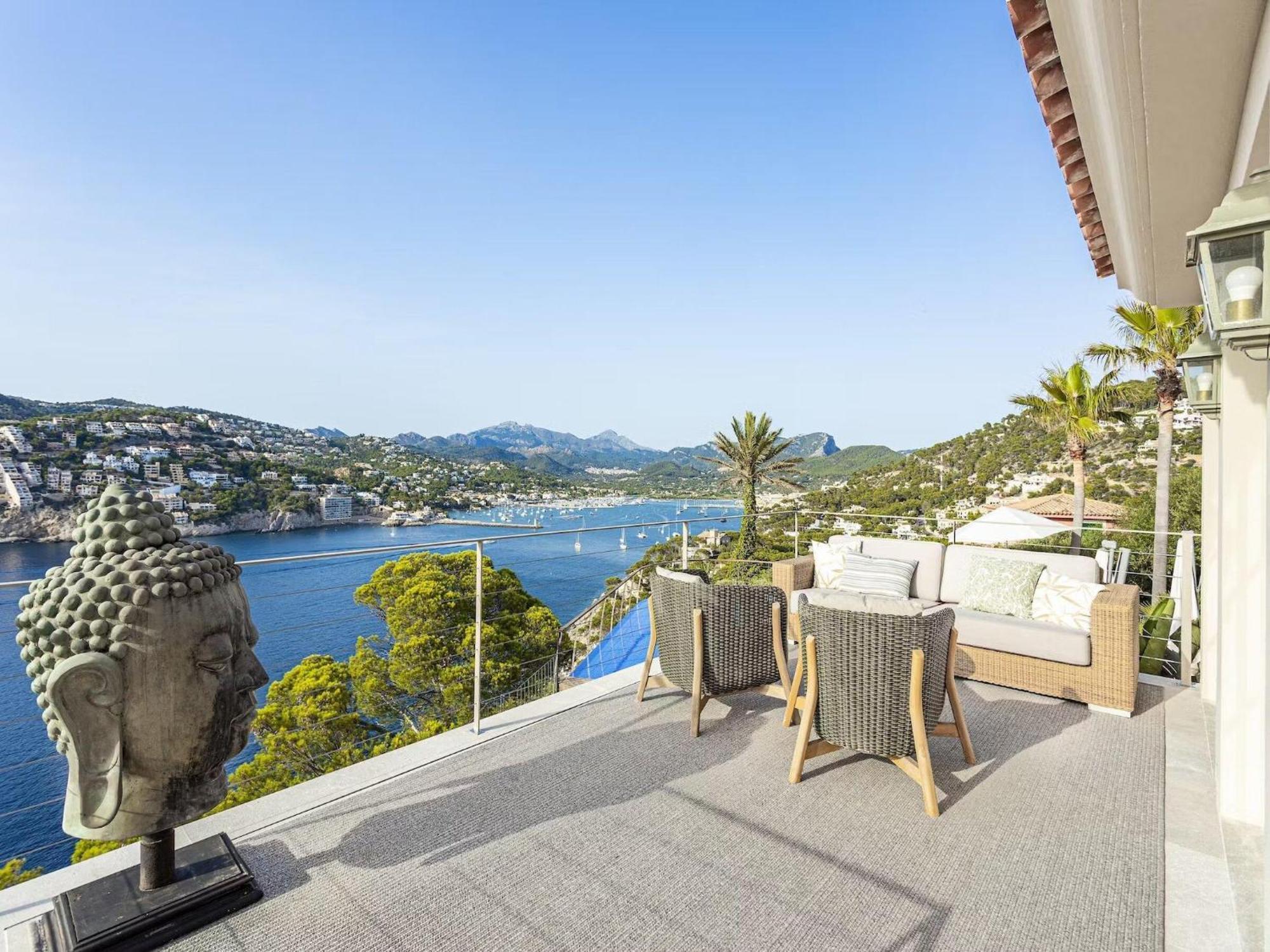 Villa Sea-view Near Port *
