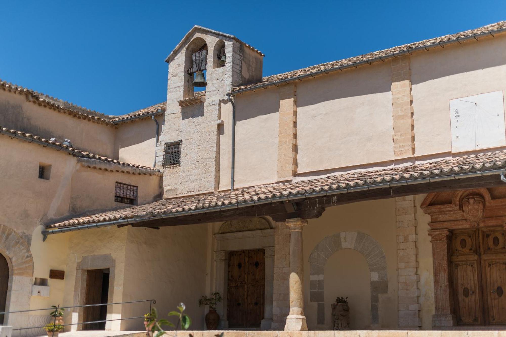 Calisto Villa *
