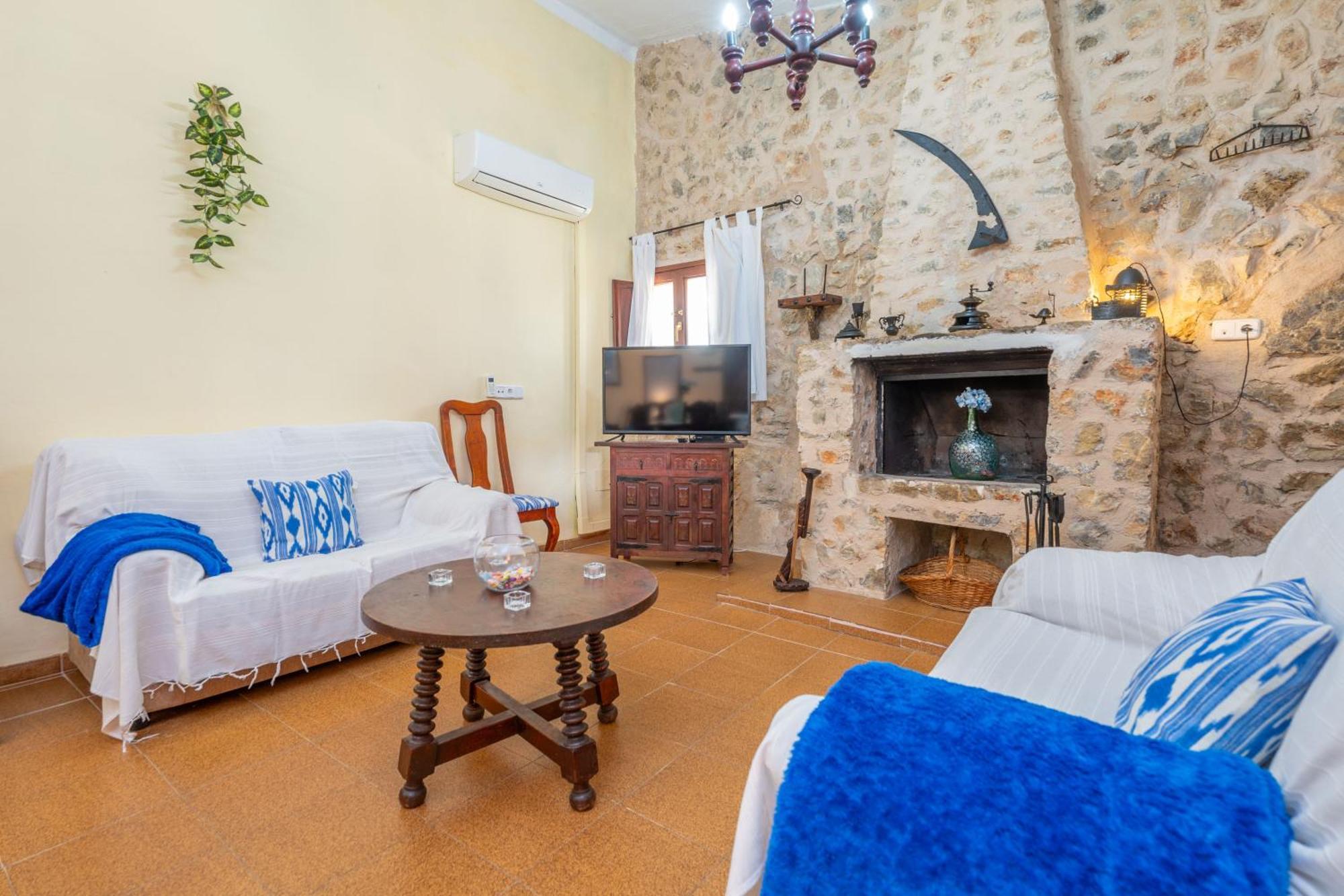 Calisto Villa *