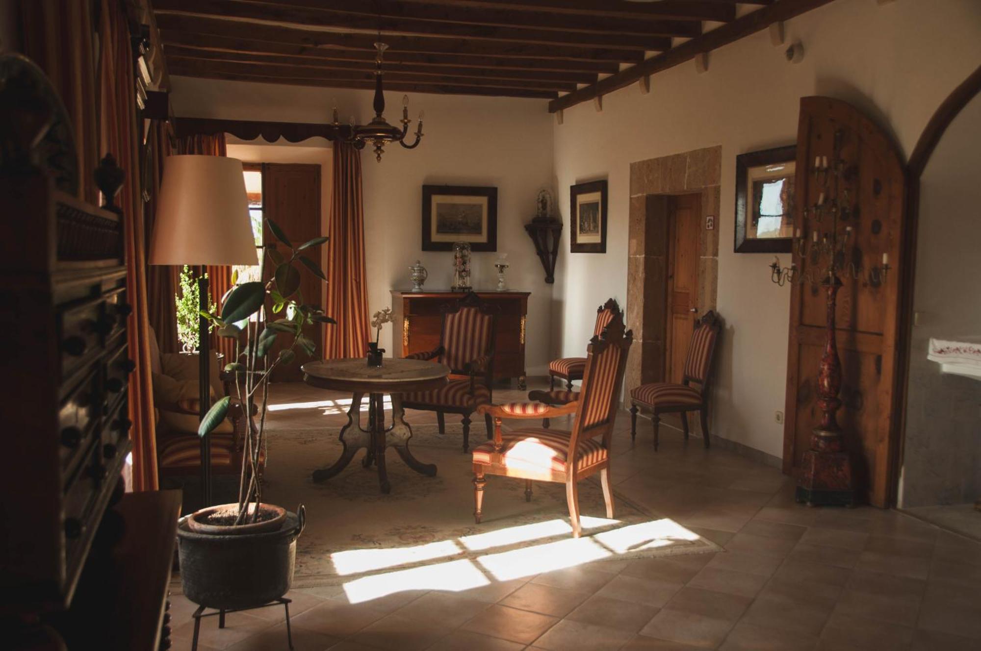 Estades 4*