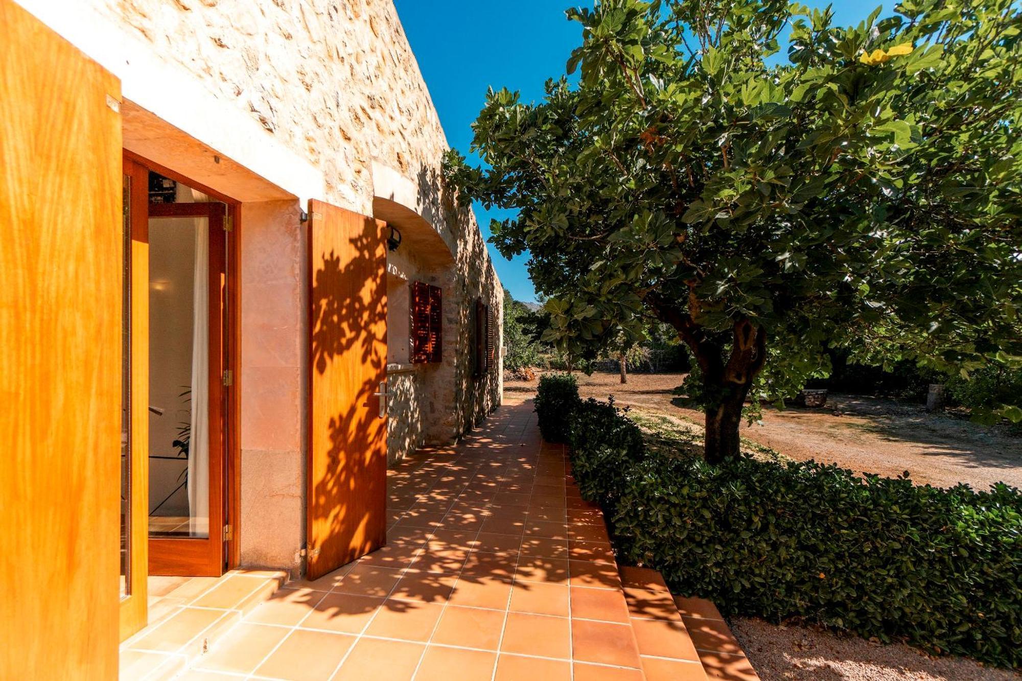 Fonts Ufanes Villa *