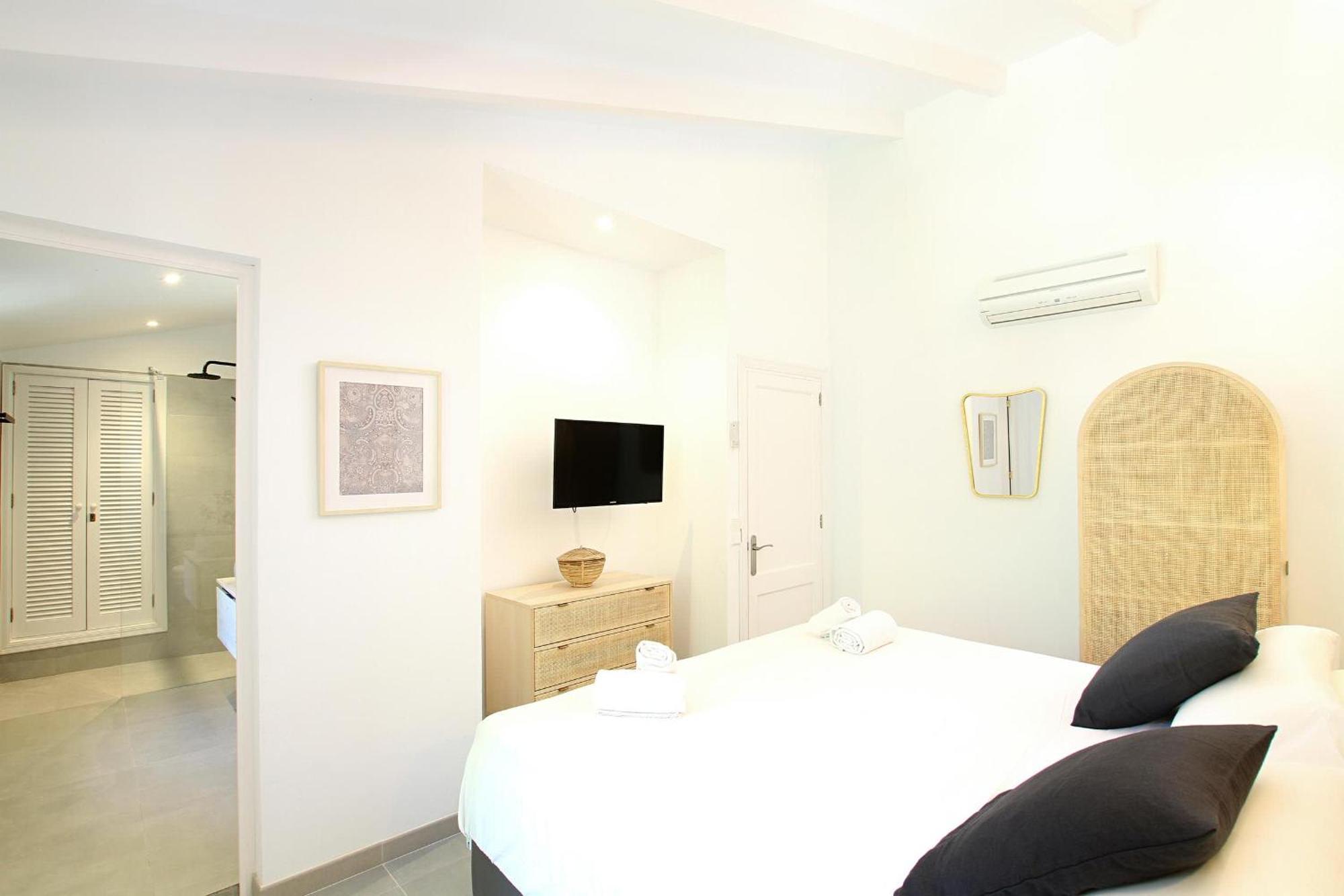 Country Lane Set In Hills Villa Pollensa