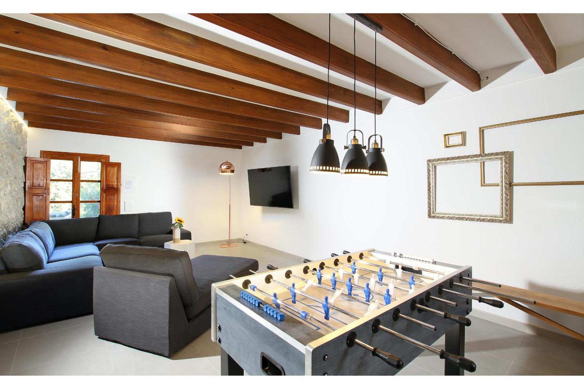 Country Lane Set In Hills Villa Pollensa