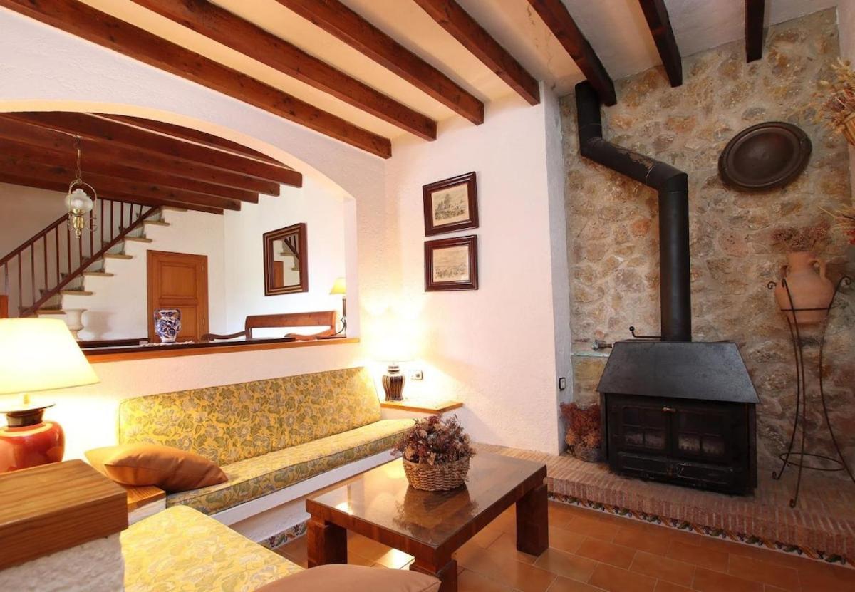 Traditional Near The Town Of Pollensa By Renthousing *
