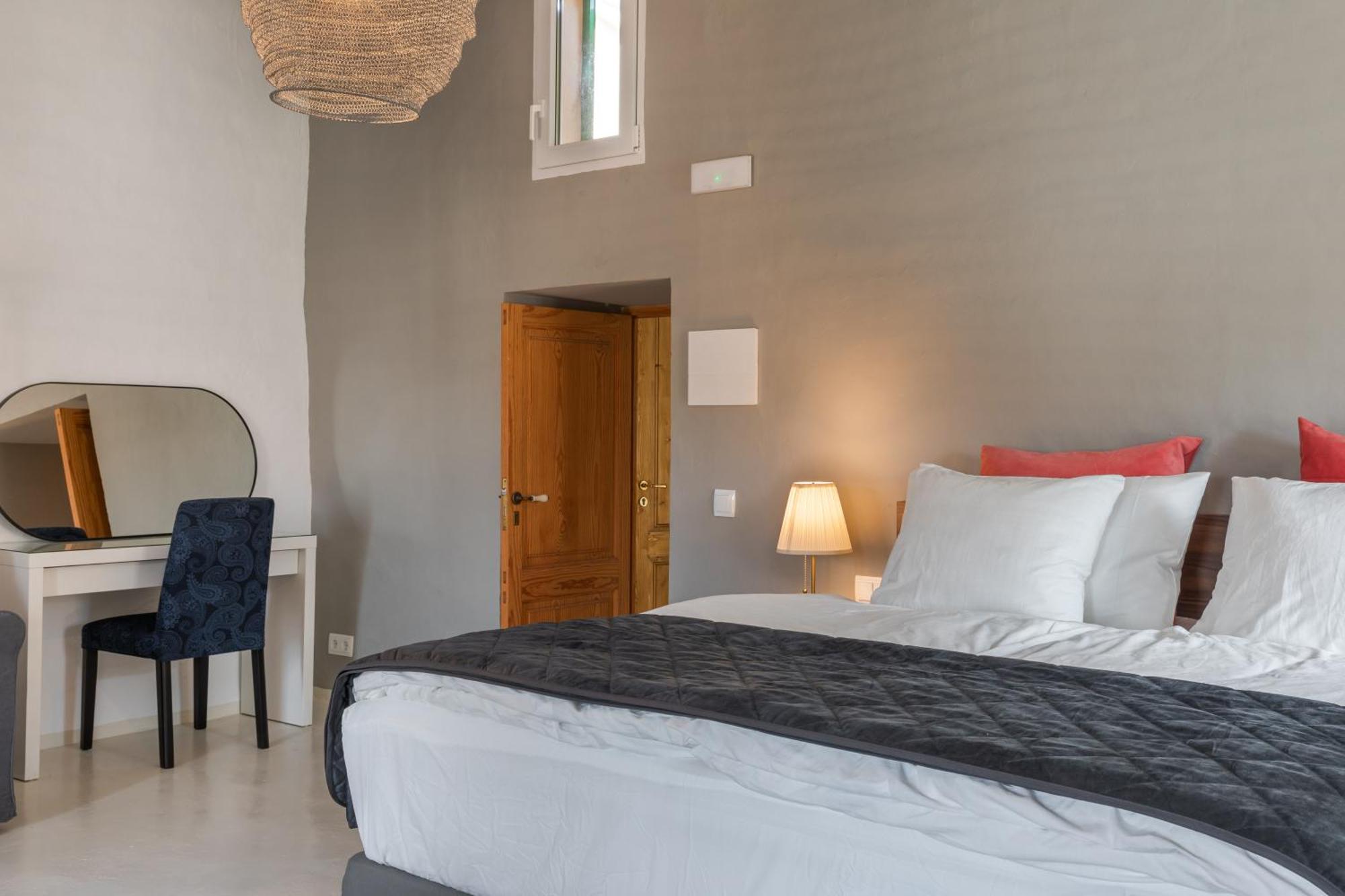 Can Karlito Hotel