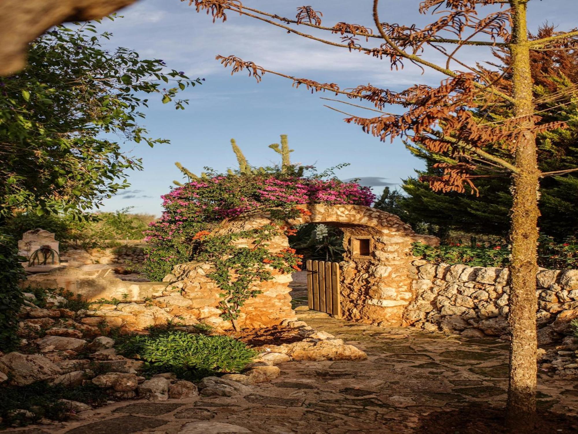 With Outdoor Jacuzzi * Porreras