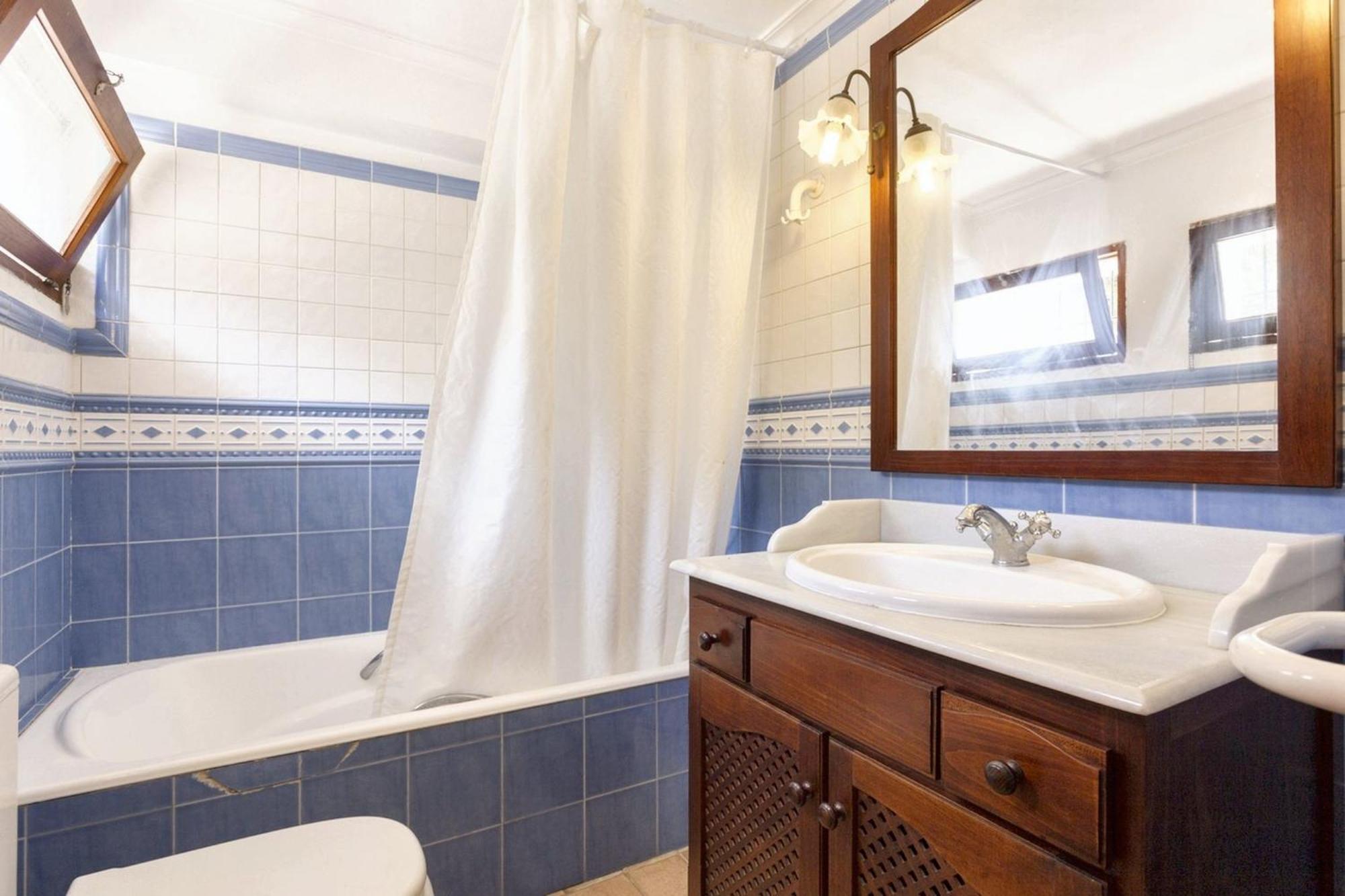 Apartamento Spacious In With Pool And Mountain View