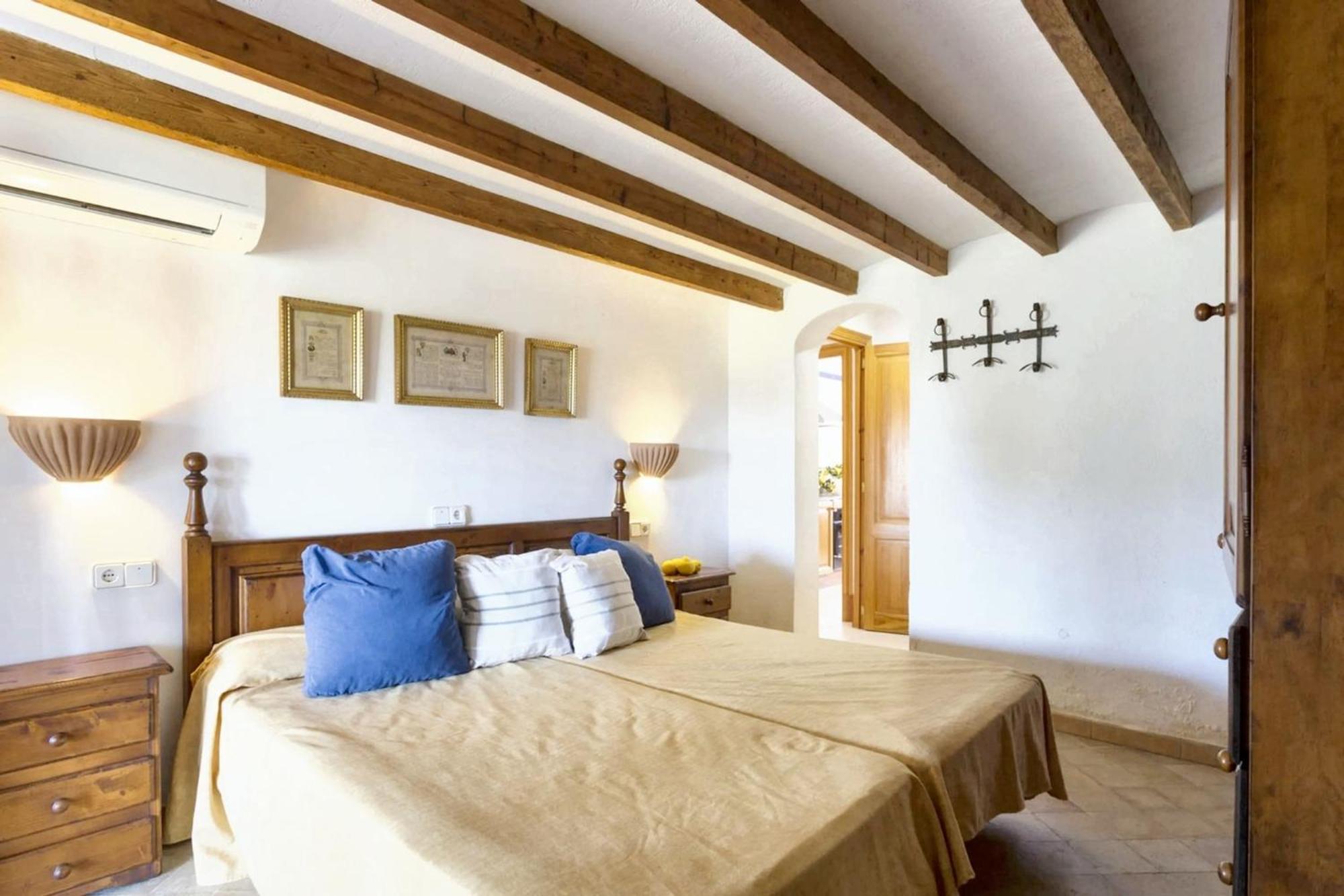 Spacious In With Pool And Mountain View Apartamento Pollensa