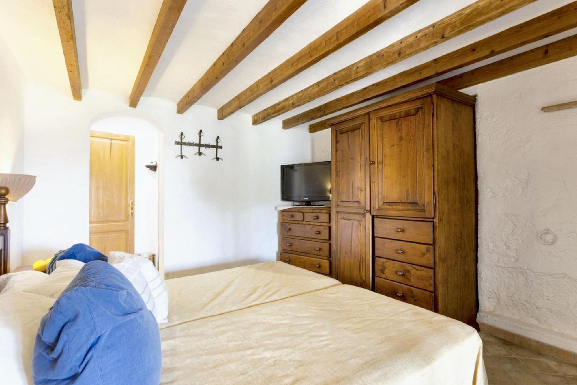 Spacious In With Pool And Mountain View