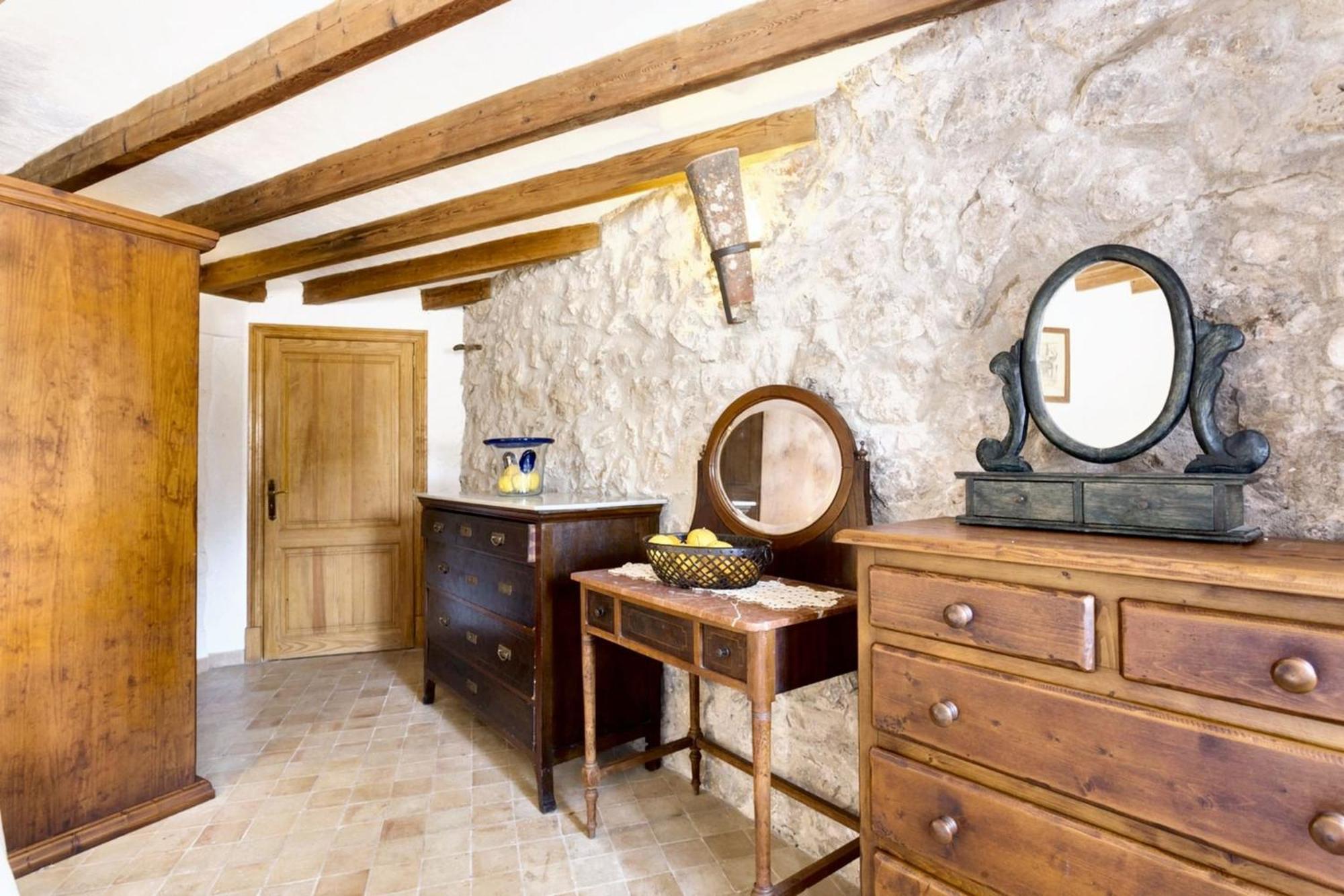 Spacious In With Pool And Mountain View