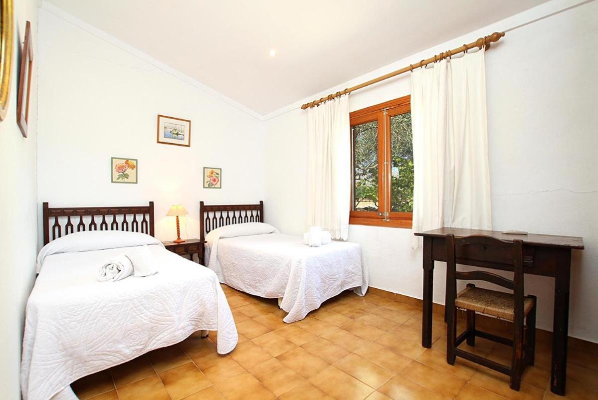 Villa Lovely 3 Bedroom Close To By Renthousing