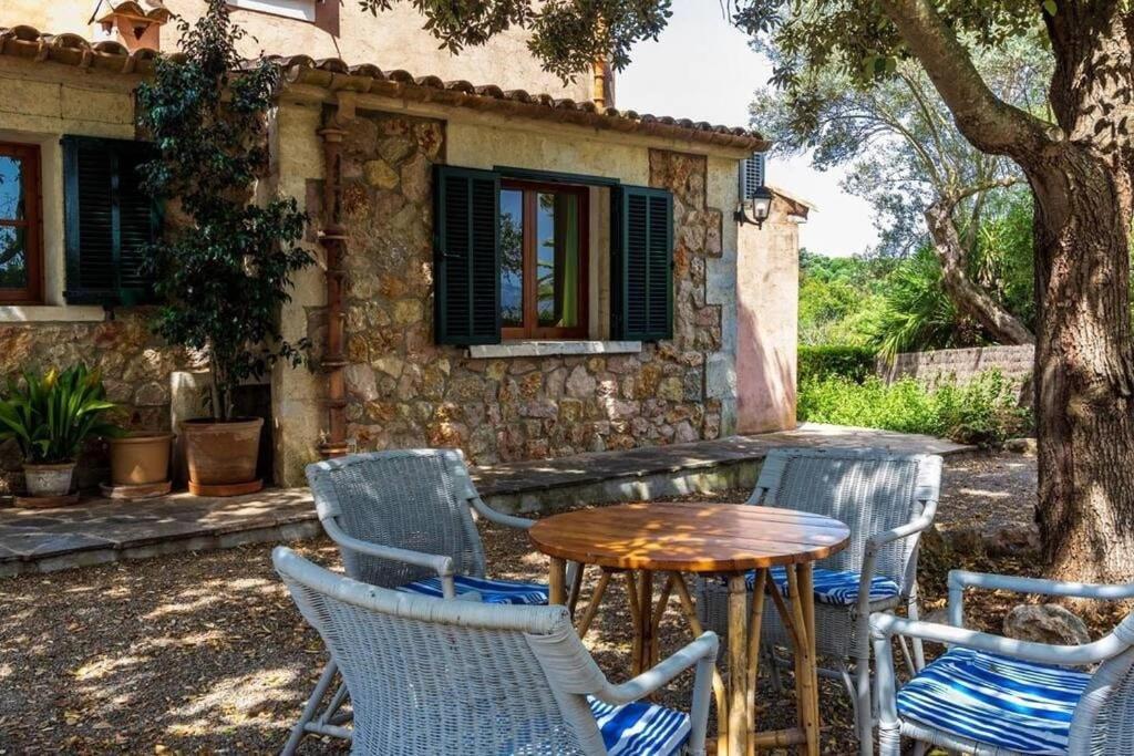 In With Passion And Care In Every Detail By Renthousing Villa Alcúdia