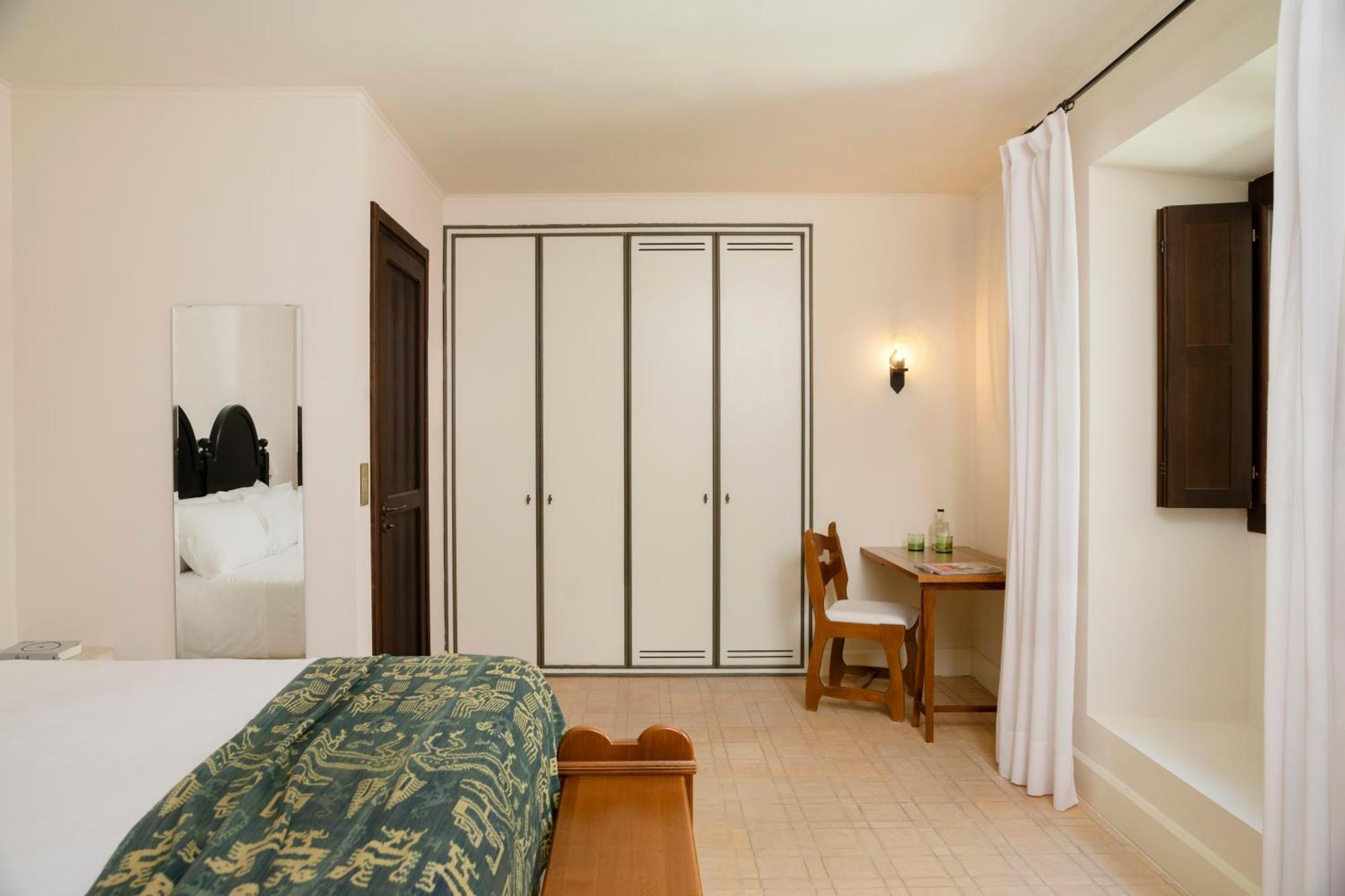 Portella Hotel