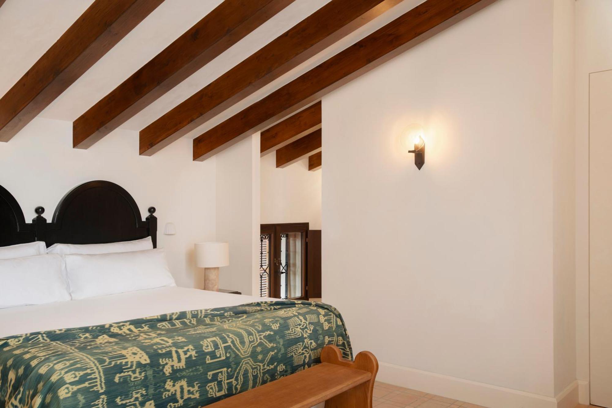 Hotel Portella 5*
