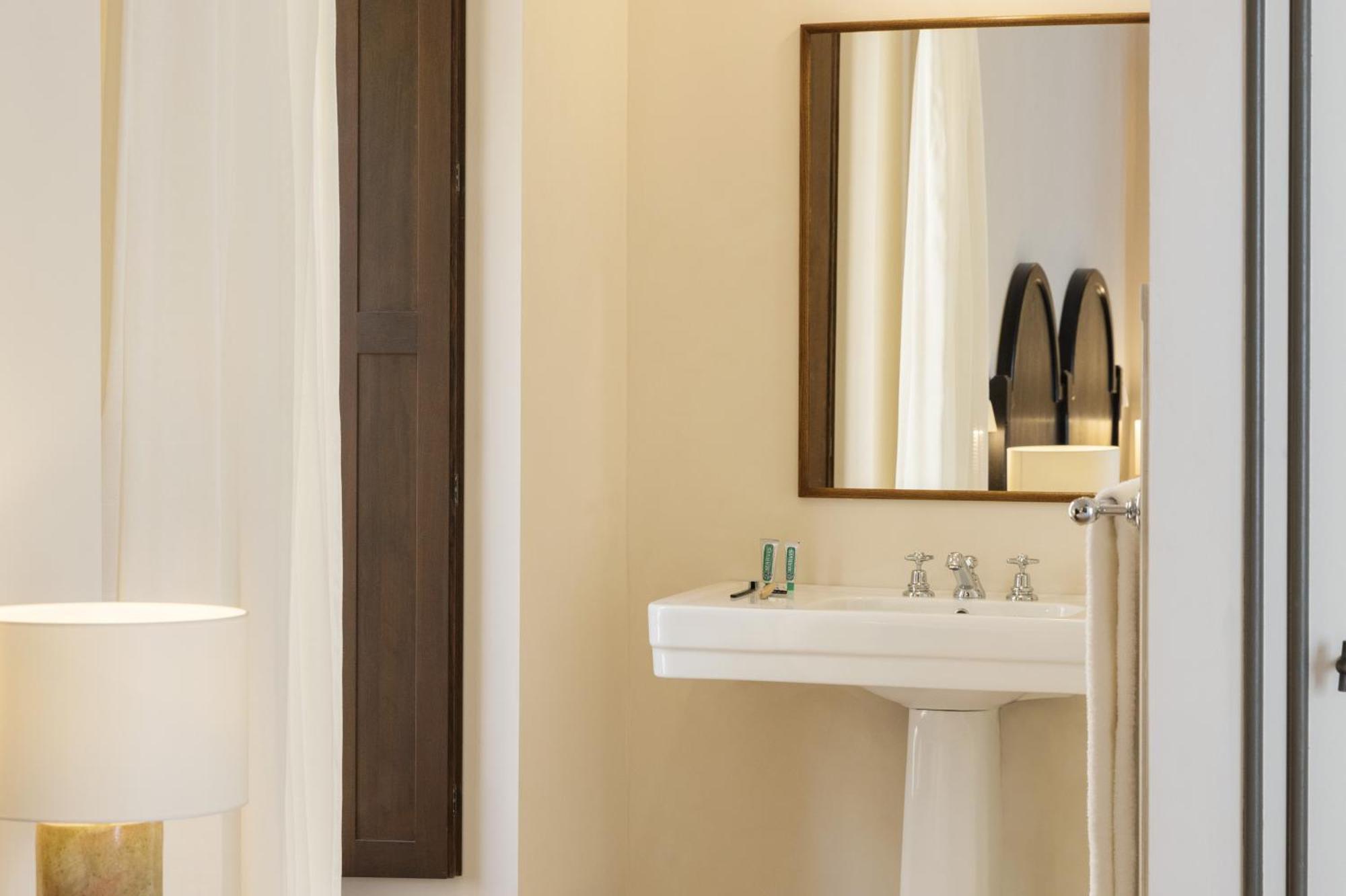 Hotel Portella 5*