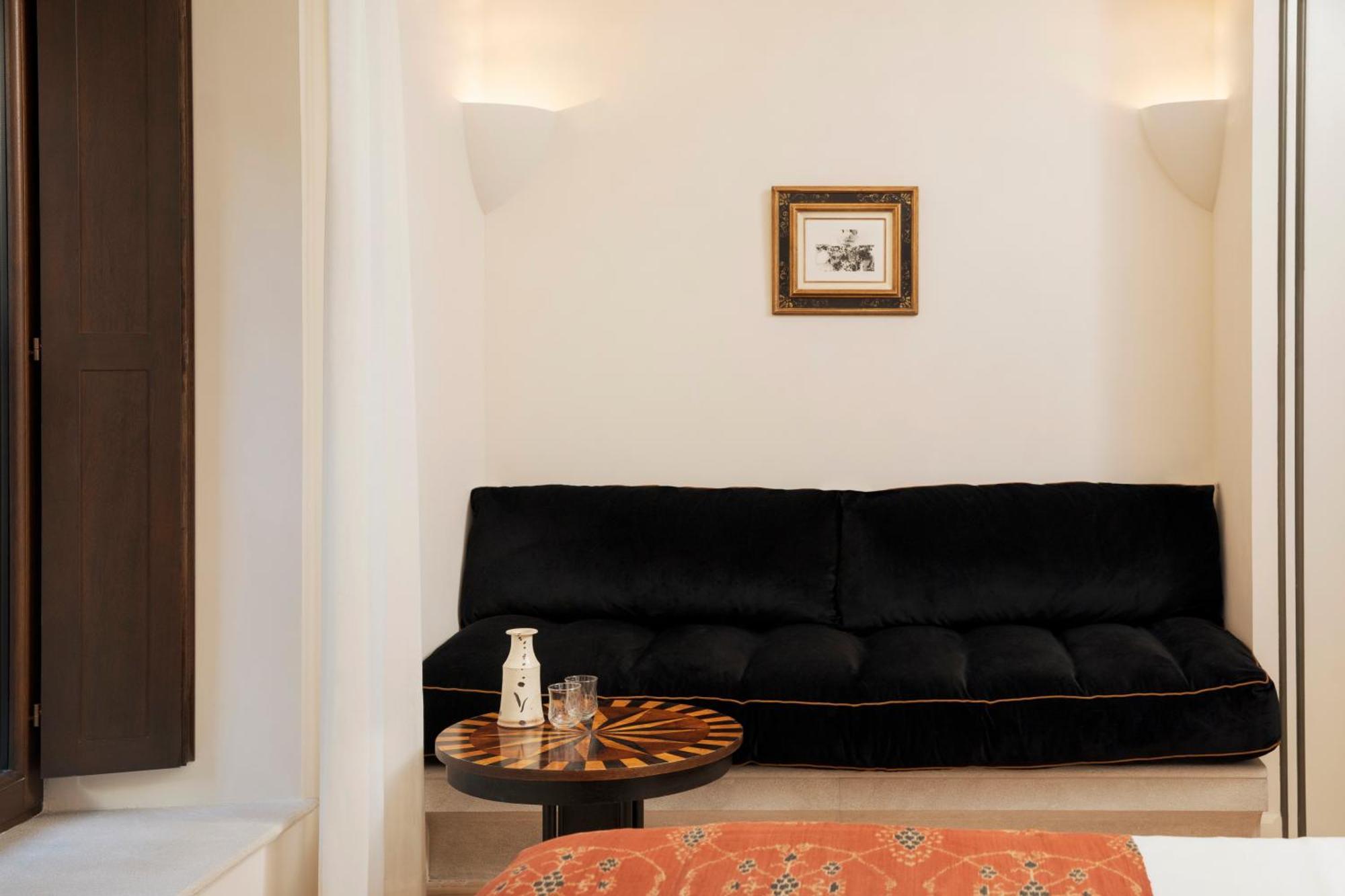 Portella Hotel
