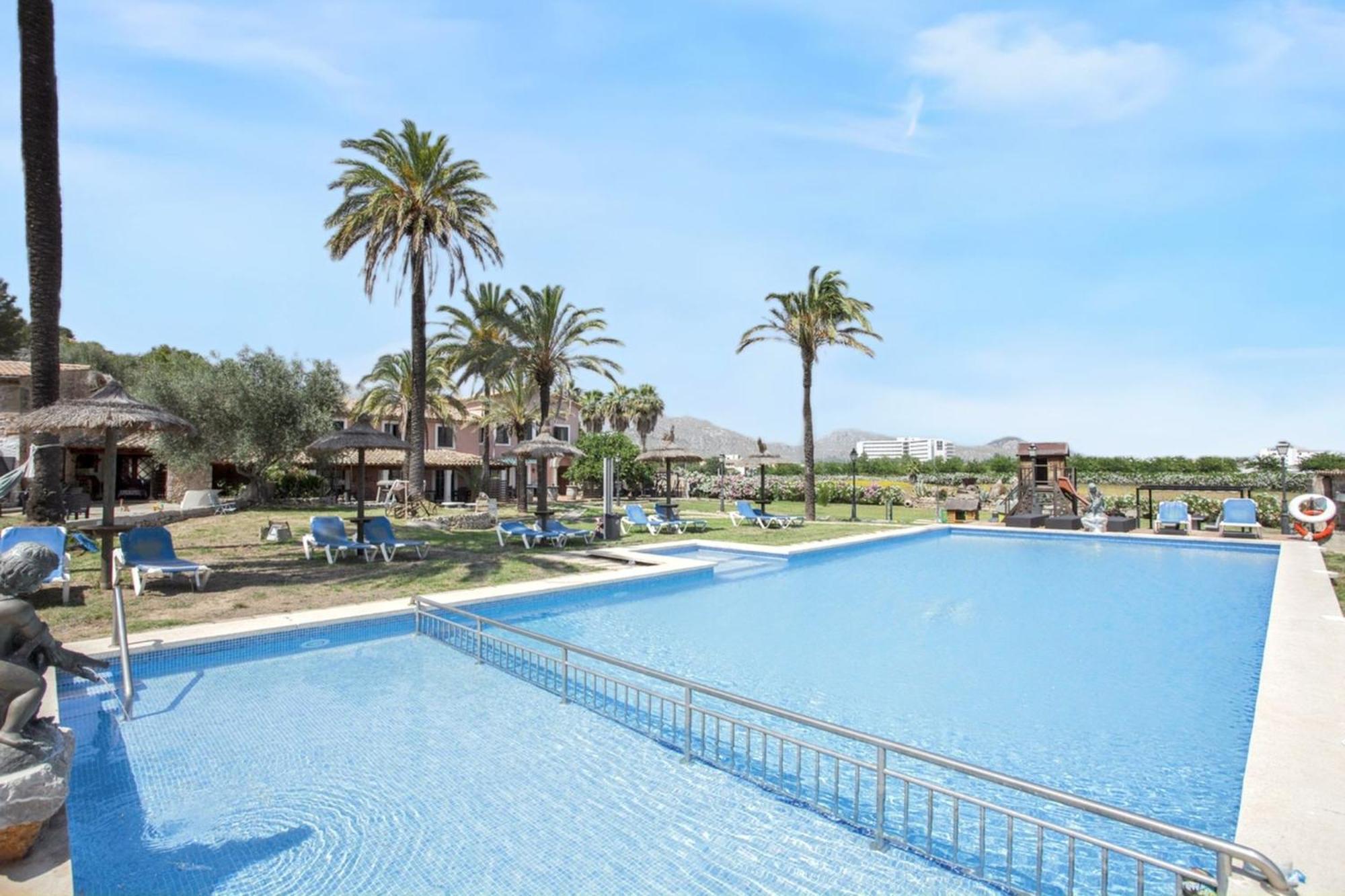 Apartamento Spacious In With Shared Pool
