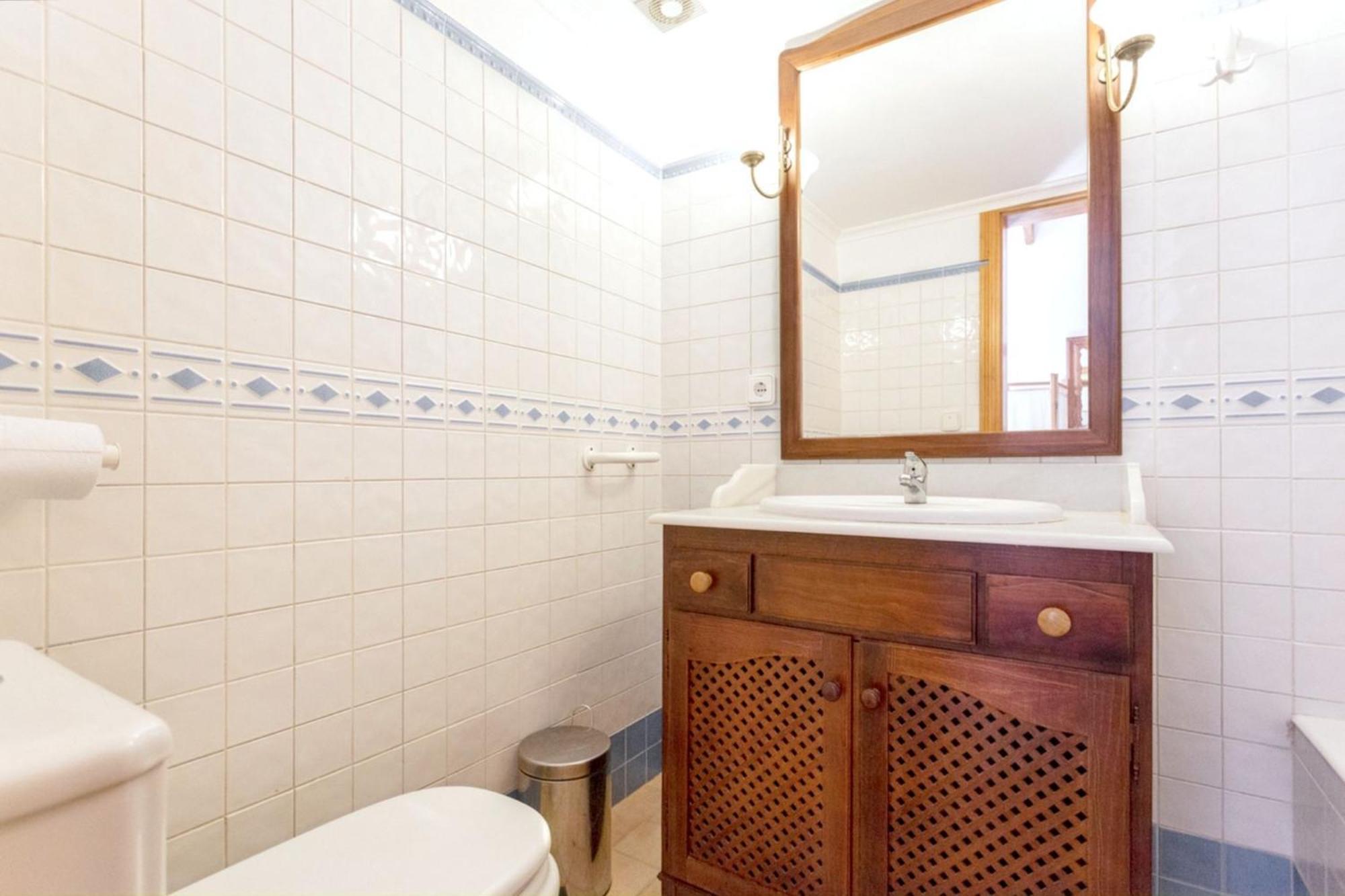 Apartamento Spacious In With Shared Pool