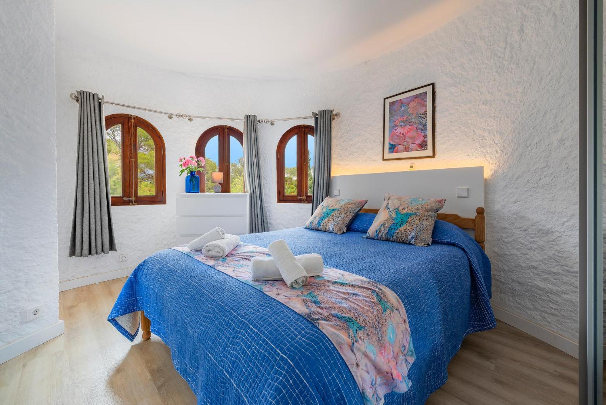 Falco Villa Pollenca