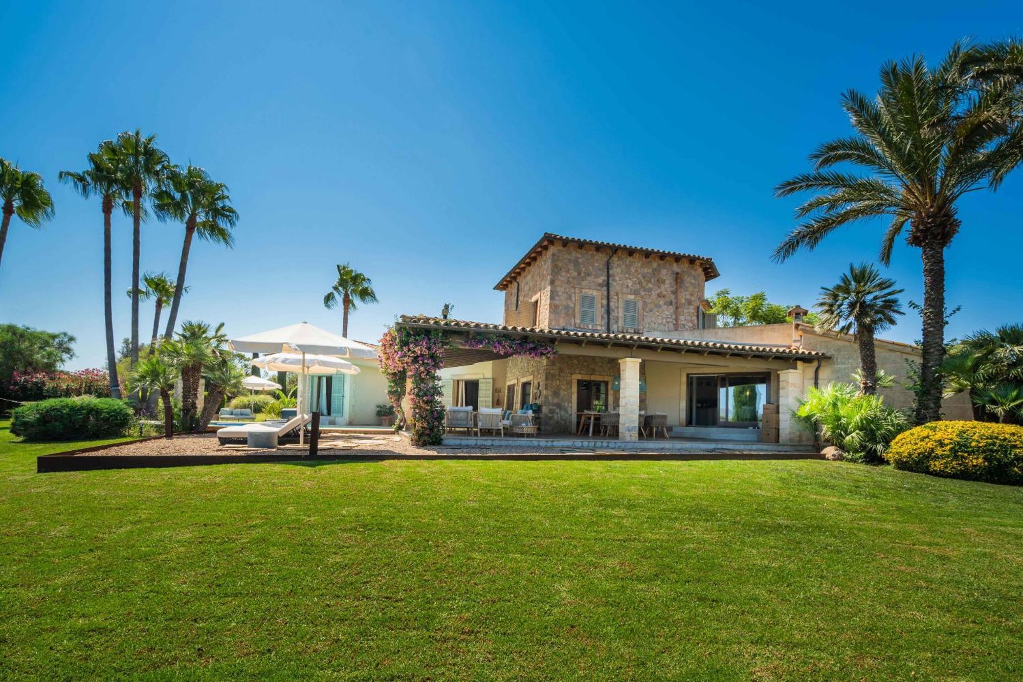 Villa Peroia By Bebreeze