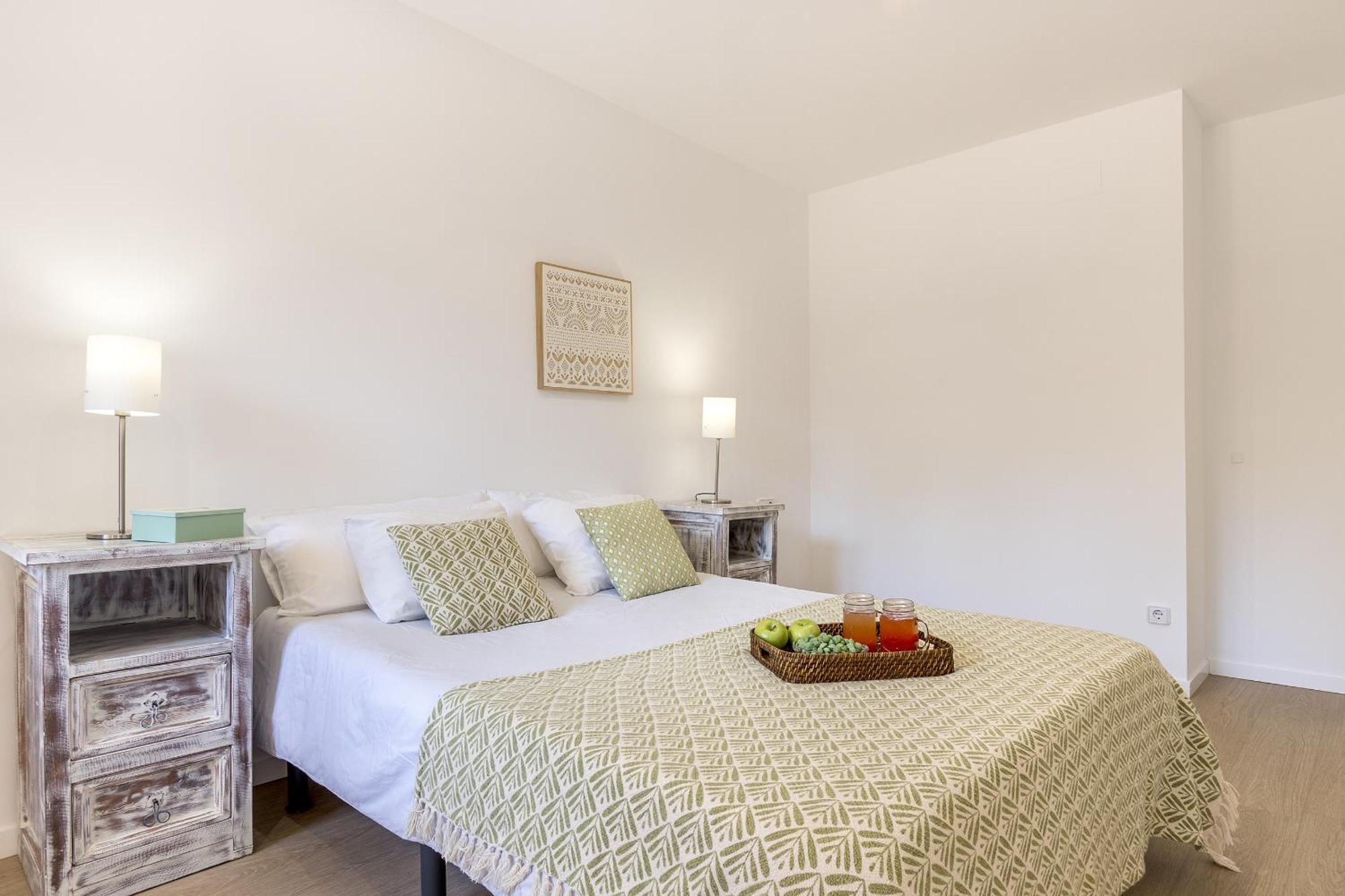 Just 150 M From The Alcudia Apartamento *
