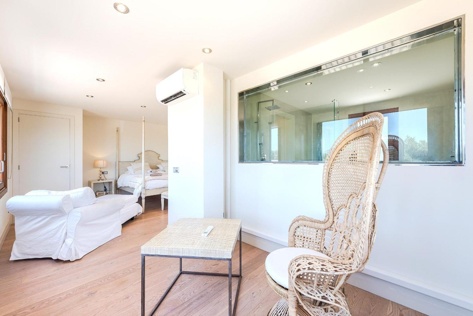 Elvissa Villa *