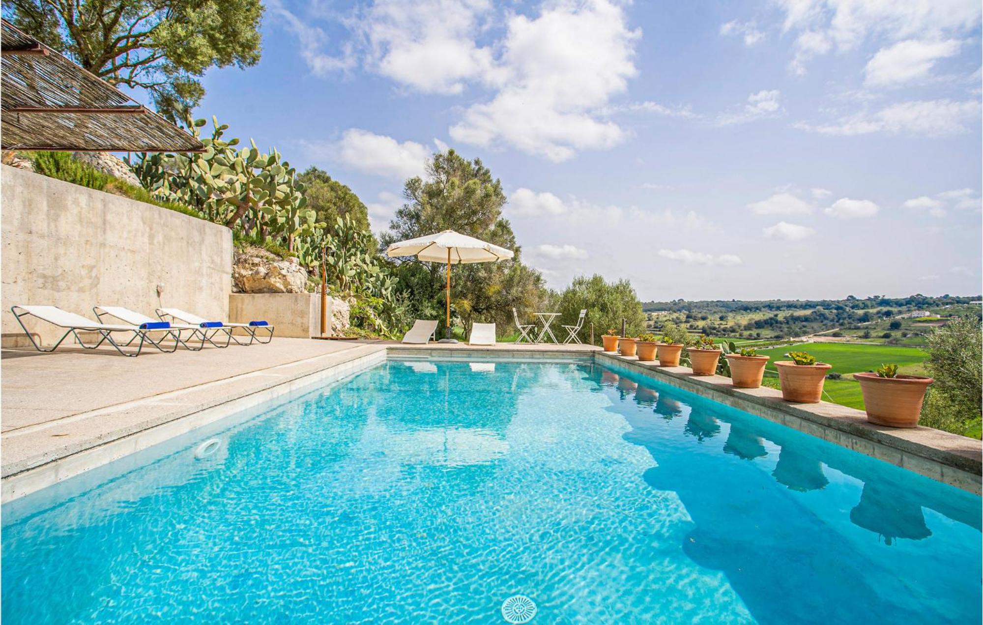 Cozy In With Outdoor Swimming Pool Holiday home
