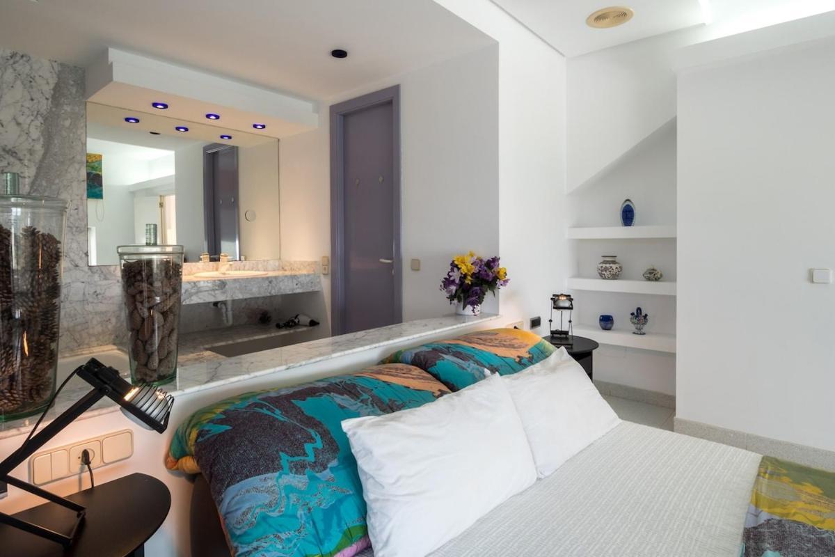 Son Reynes With Sea Views & Pool In South Mallorca Villa