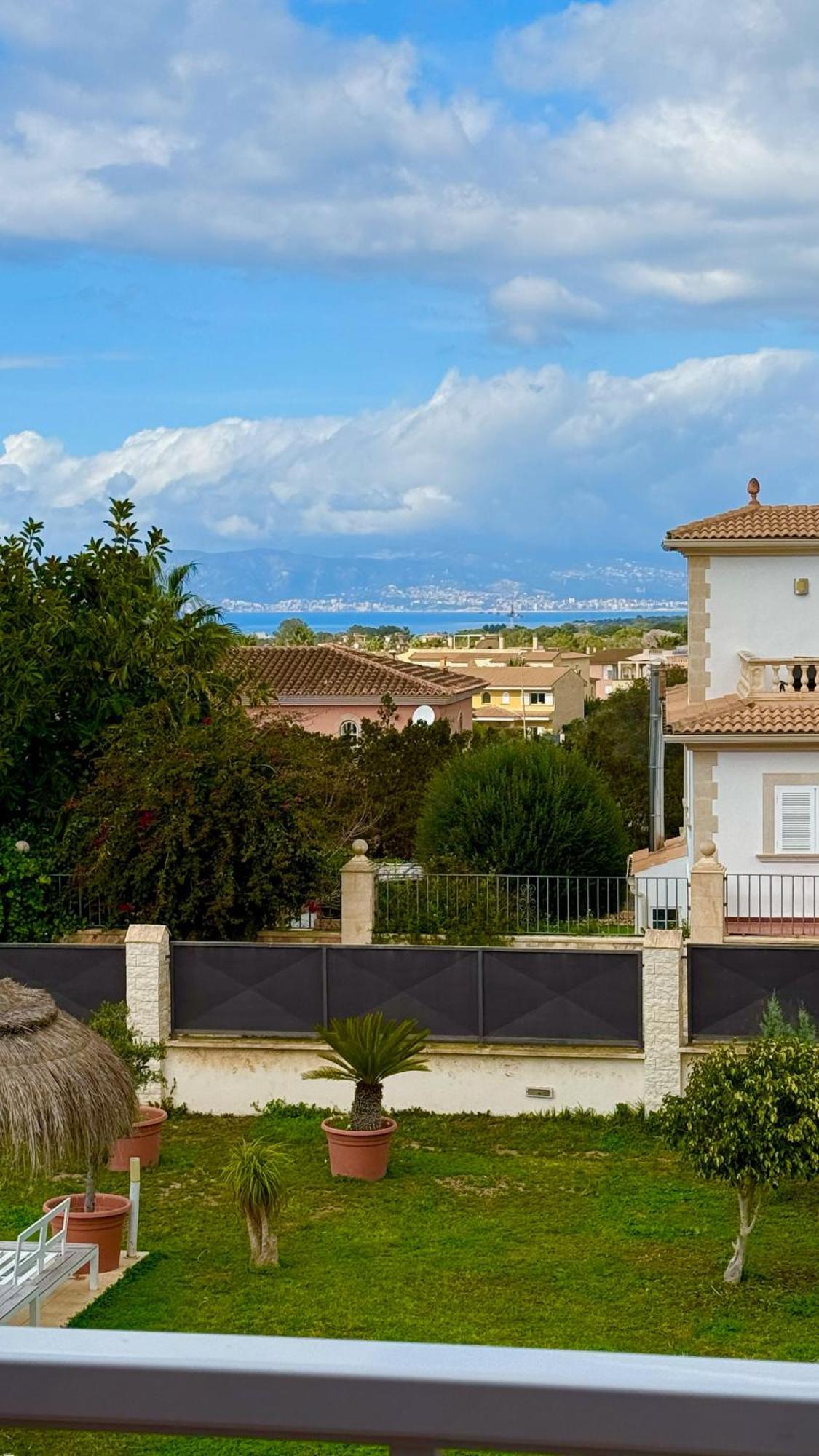 Red House Homestay Llucmajor (Mallorca)