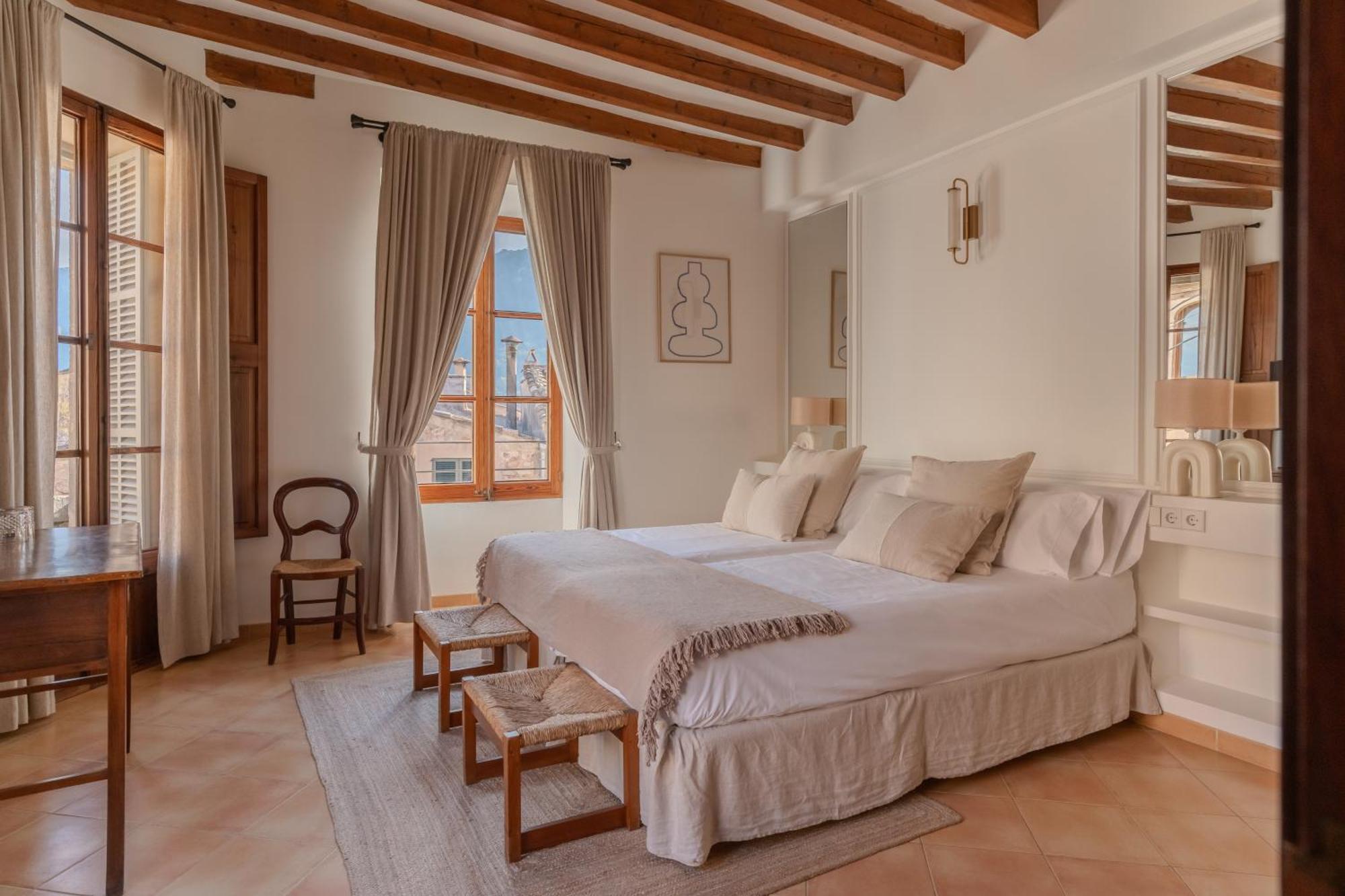 Es Petit De Hotel