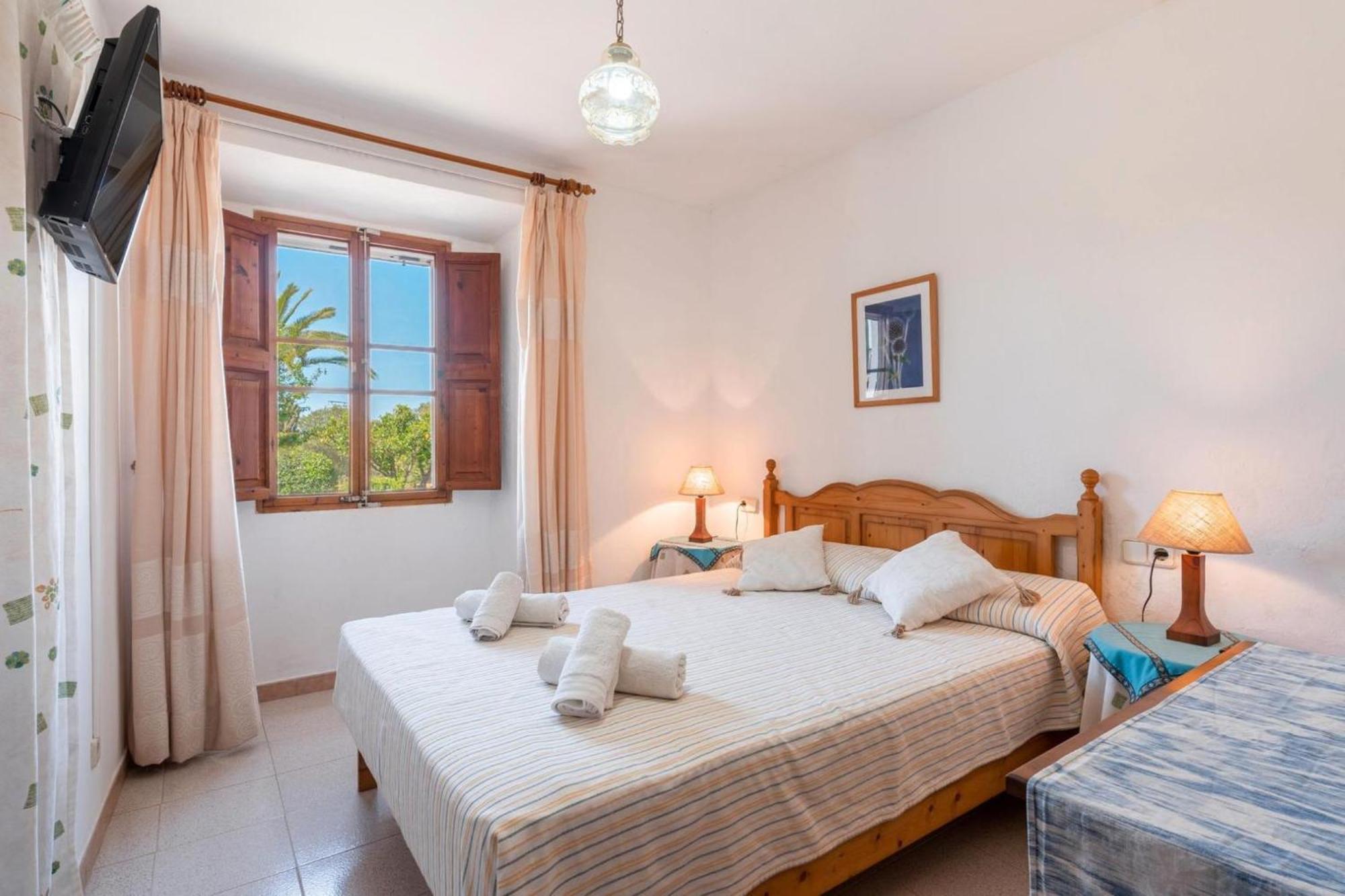 Villa Yourhouse Tries Fenalitx (Fenalich)