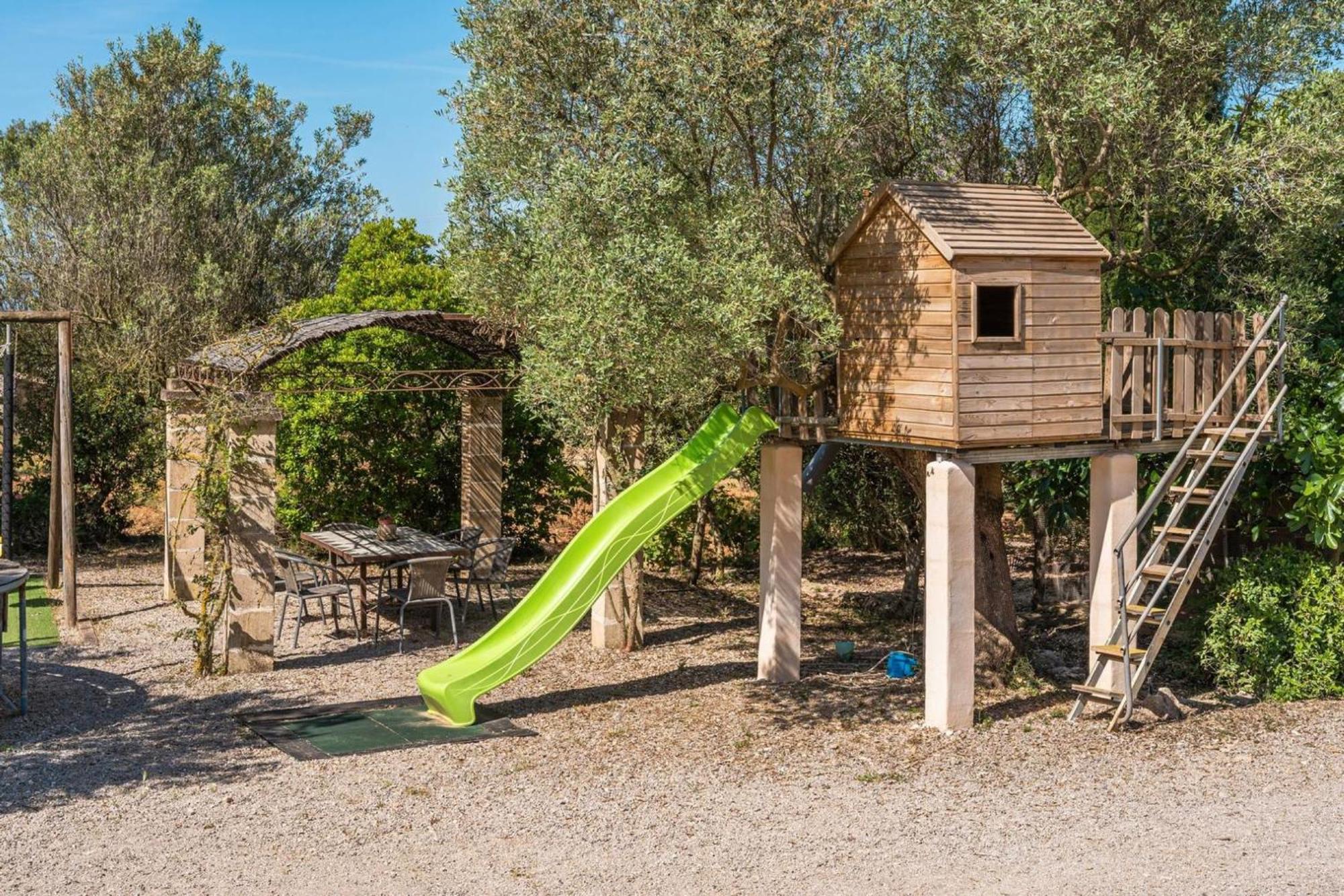 Villa Yourhouse Tries