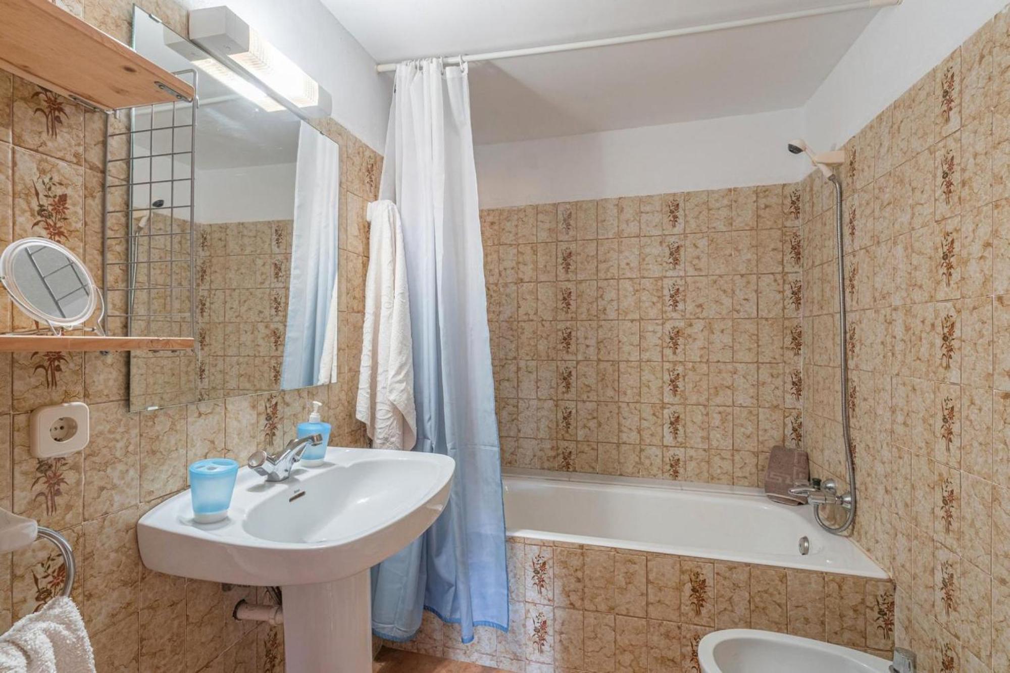 Yourhouse Tries Villa *