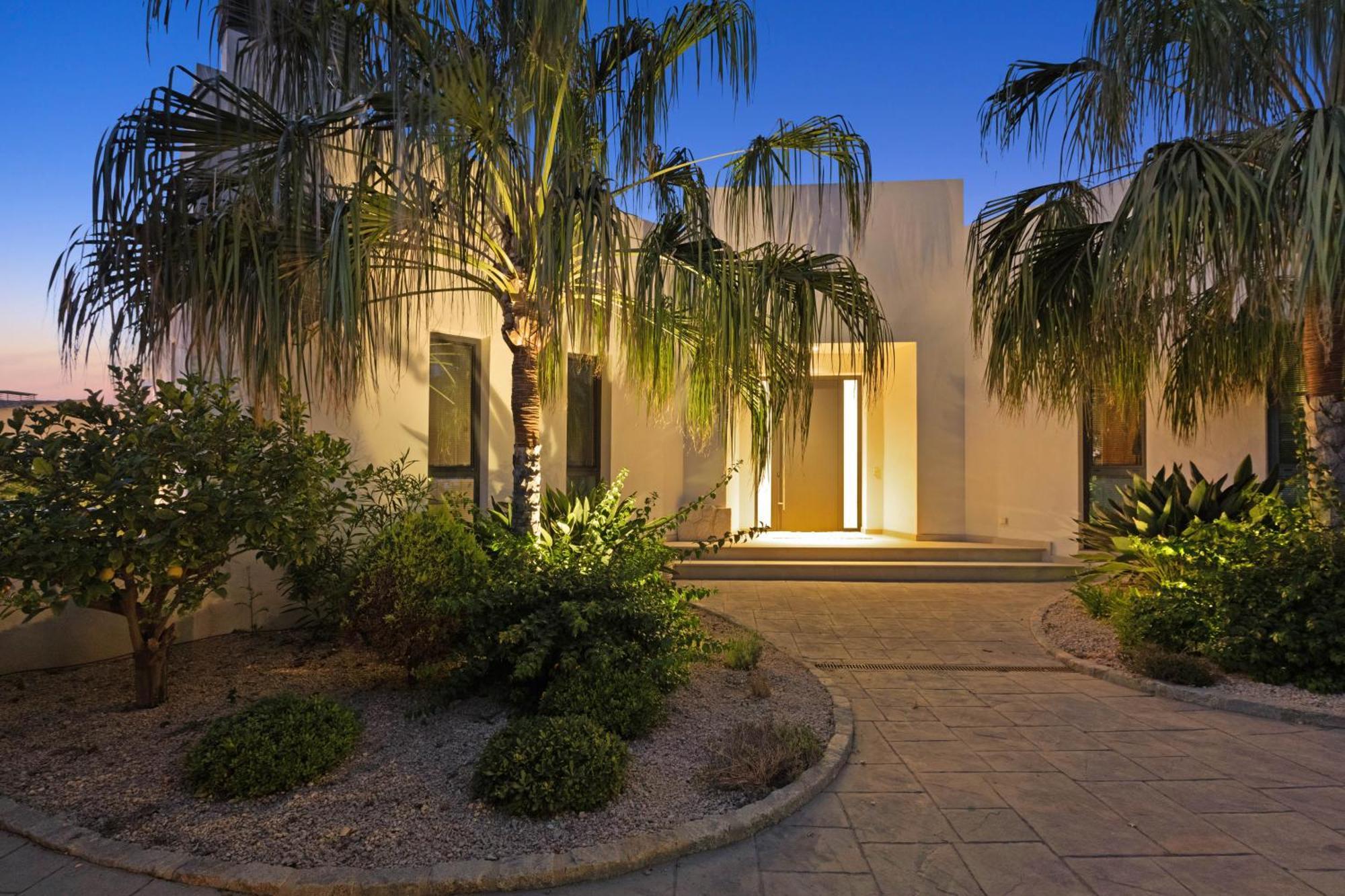 Son Mares Villa *