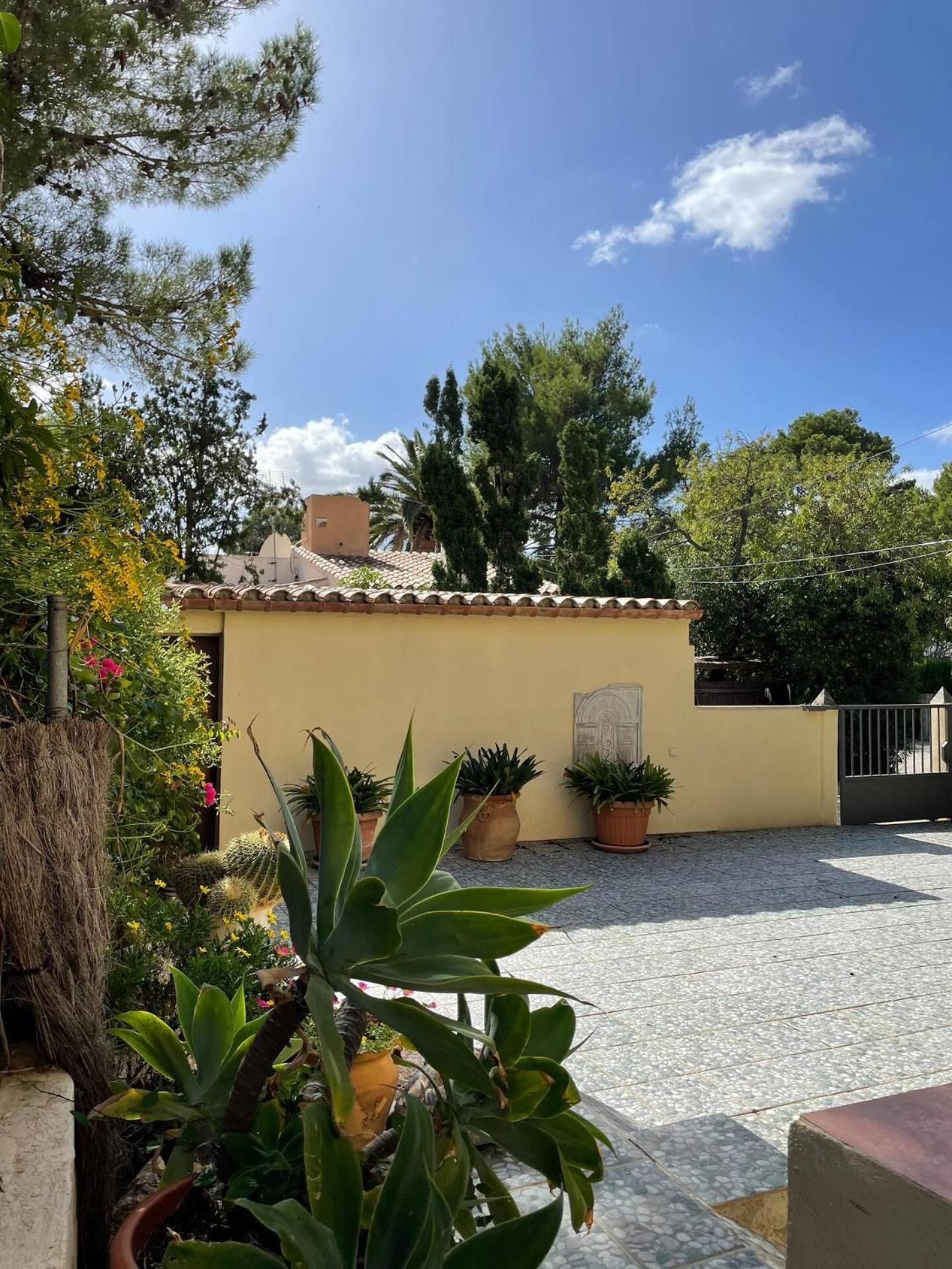 Casa Vieja *