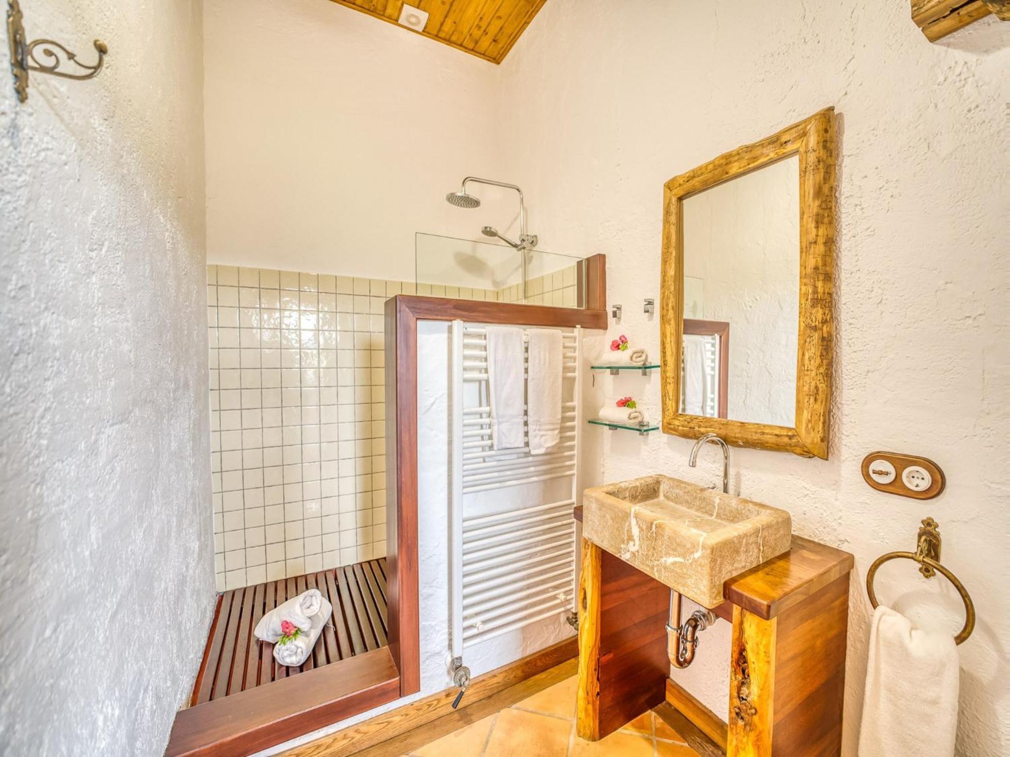 Charming For 6 Guests Villa *