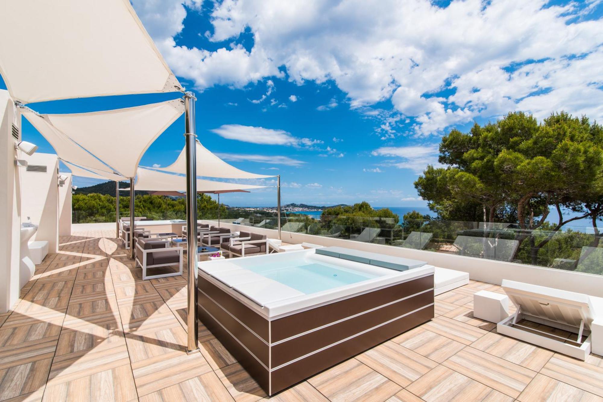 Hotel Na Taconera 4*