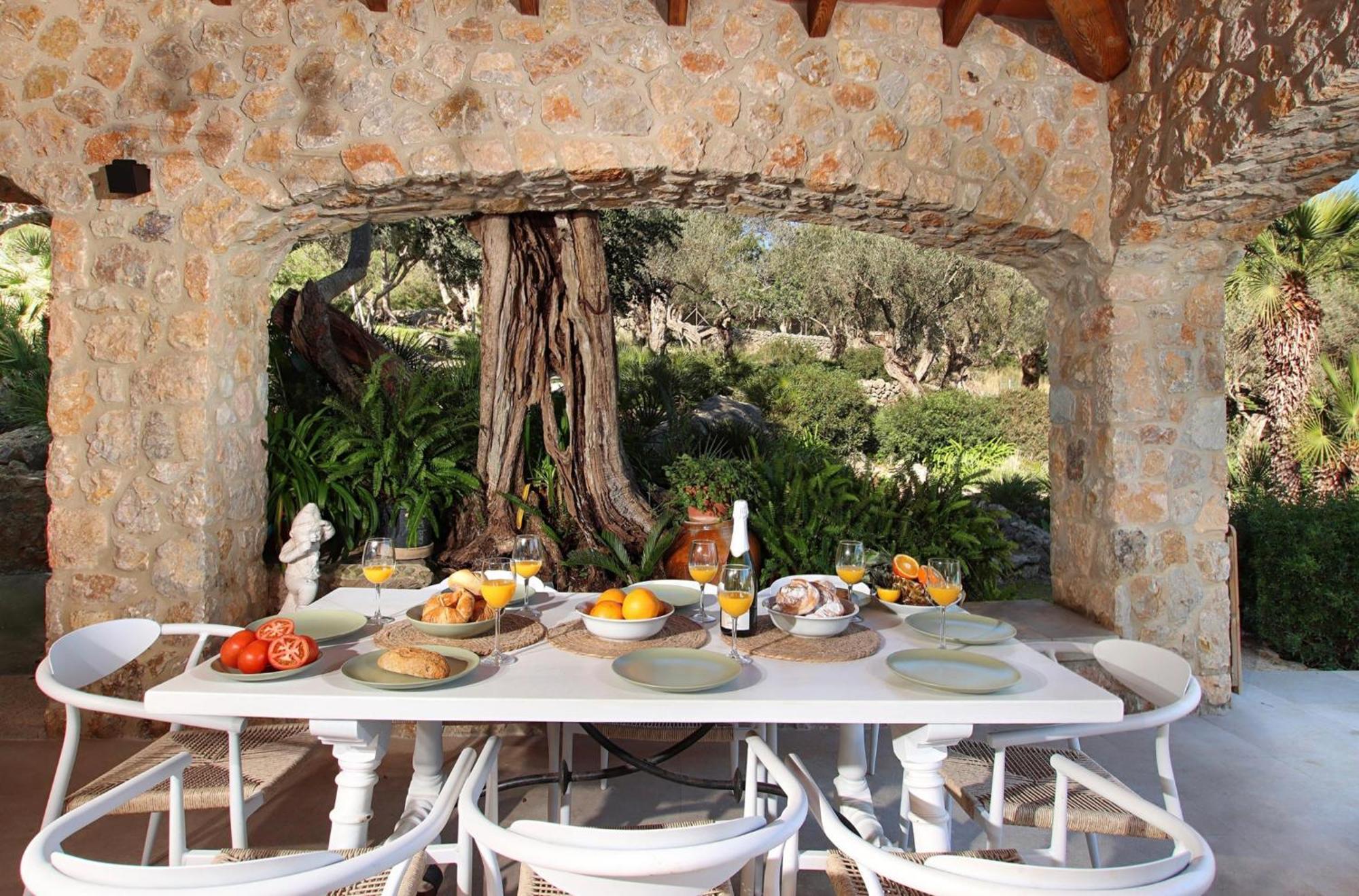 Villa Rustic House Recently Renovated With Views To The Mountains By Renthousing Pollensa
