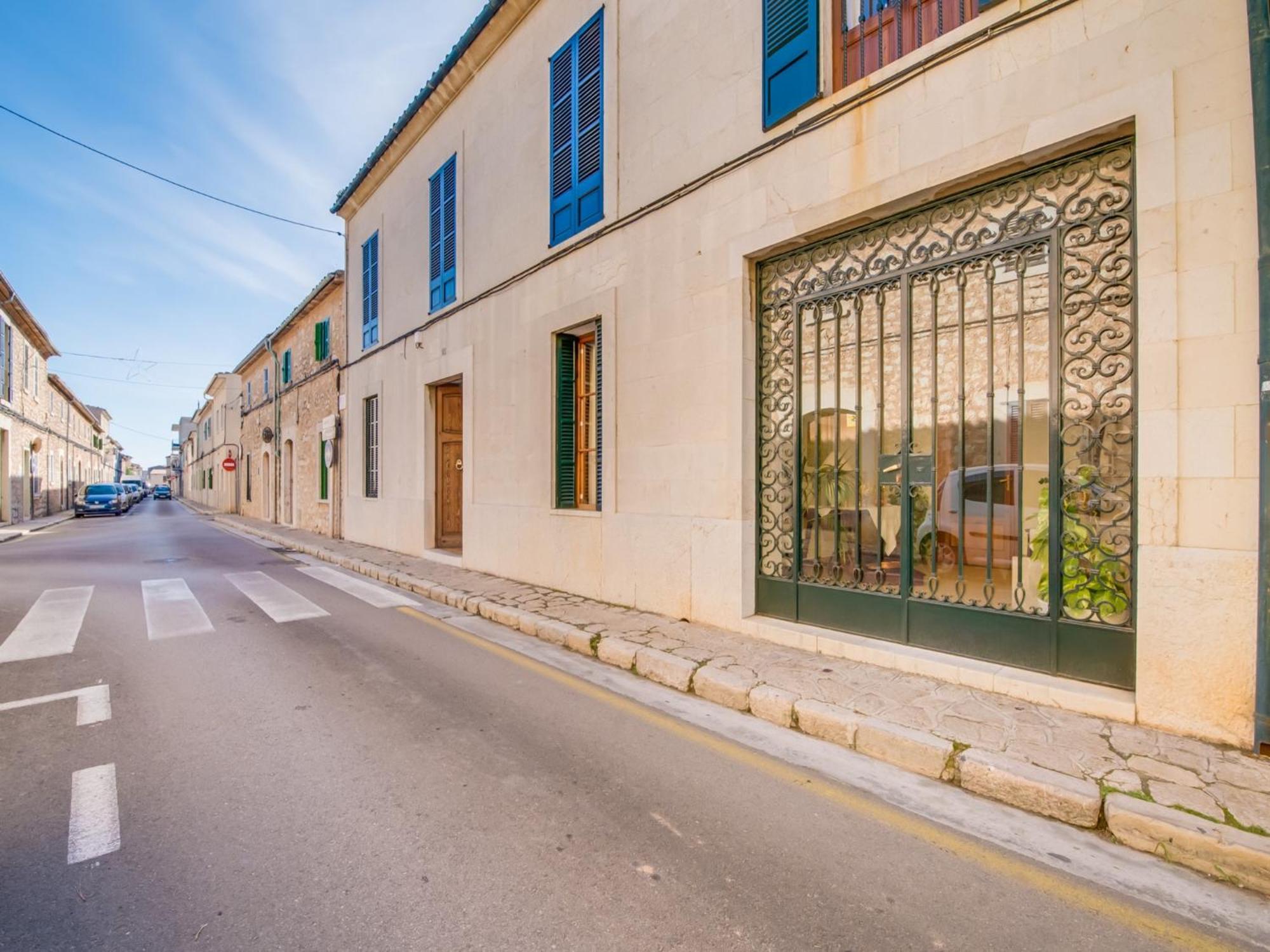 3-bedroom In * Binisalem