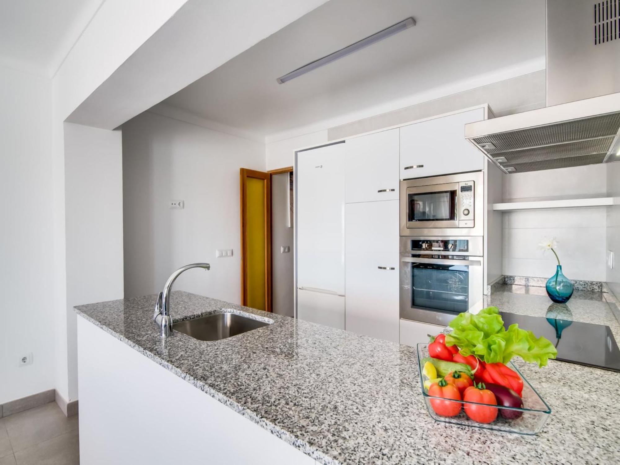 Apartamento Seafront Apartment, 200m From Puerto de Alcúdia