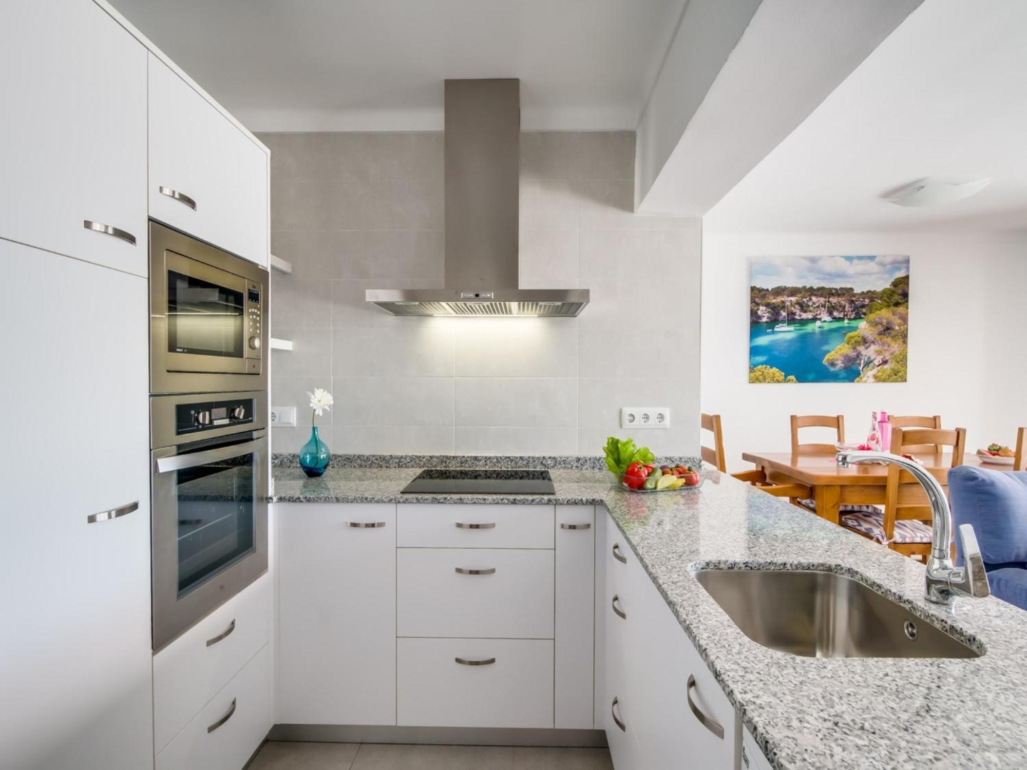 Apartamento Seafront Apartment, 200m From *