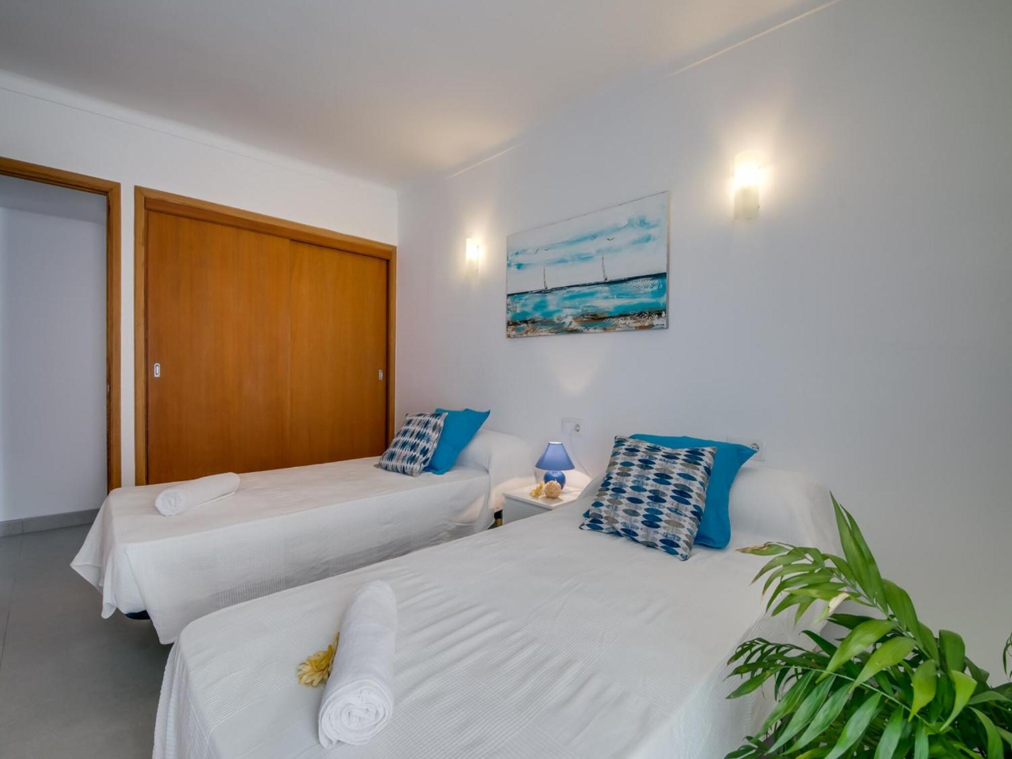 Apartamento Seafront Apartment, 200m From