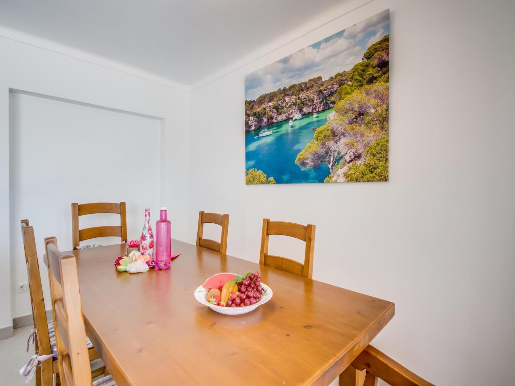 Seafront Apartment, 200m From Apartamento *