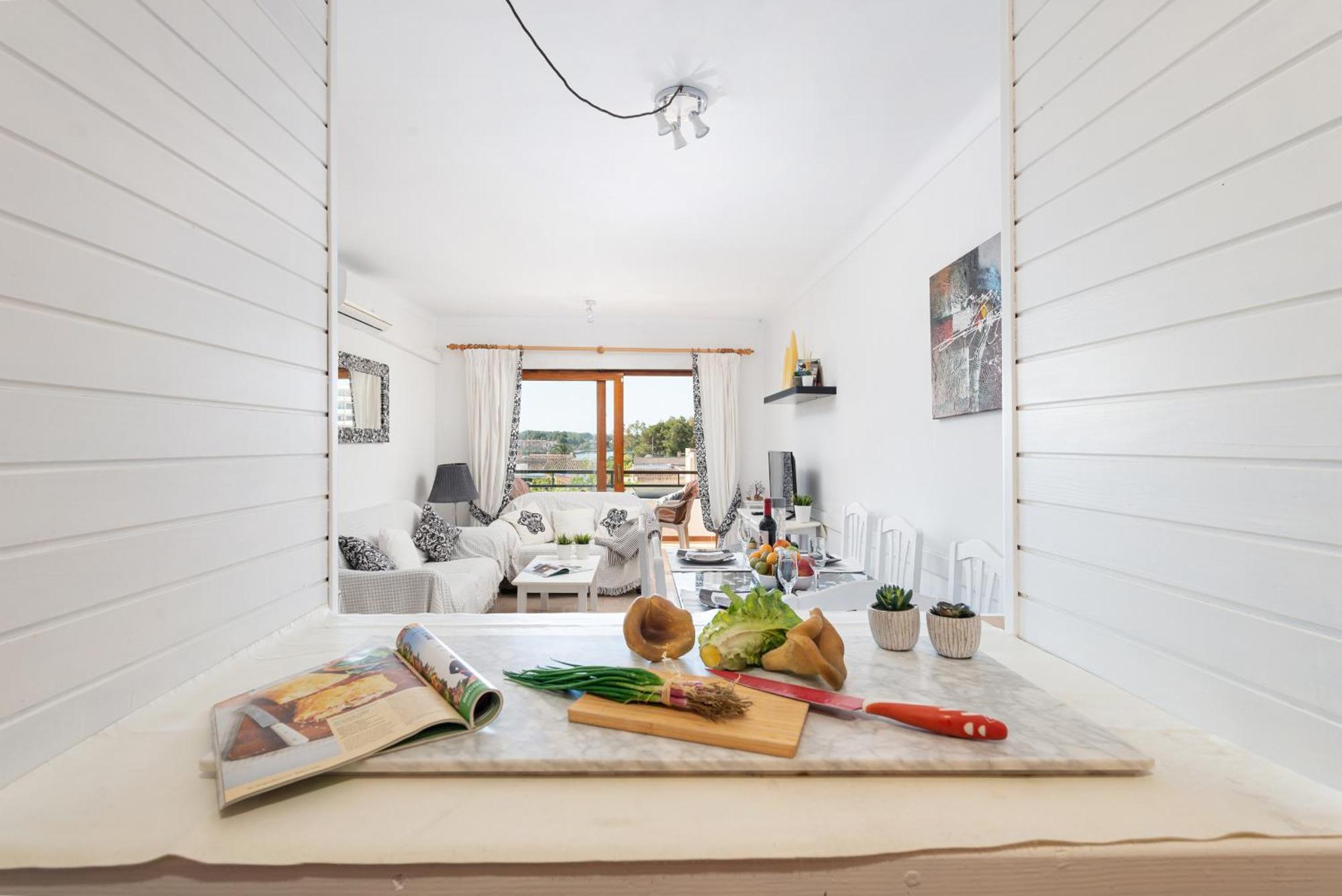 Apartamento New Sol With Sea Views And Balcony By Bebreeze