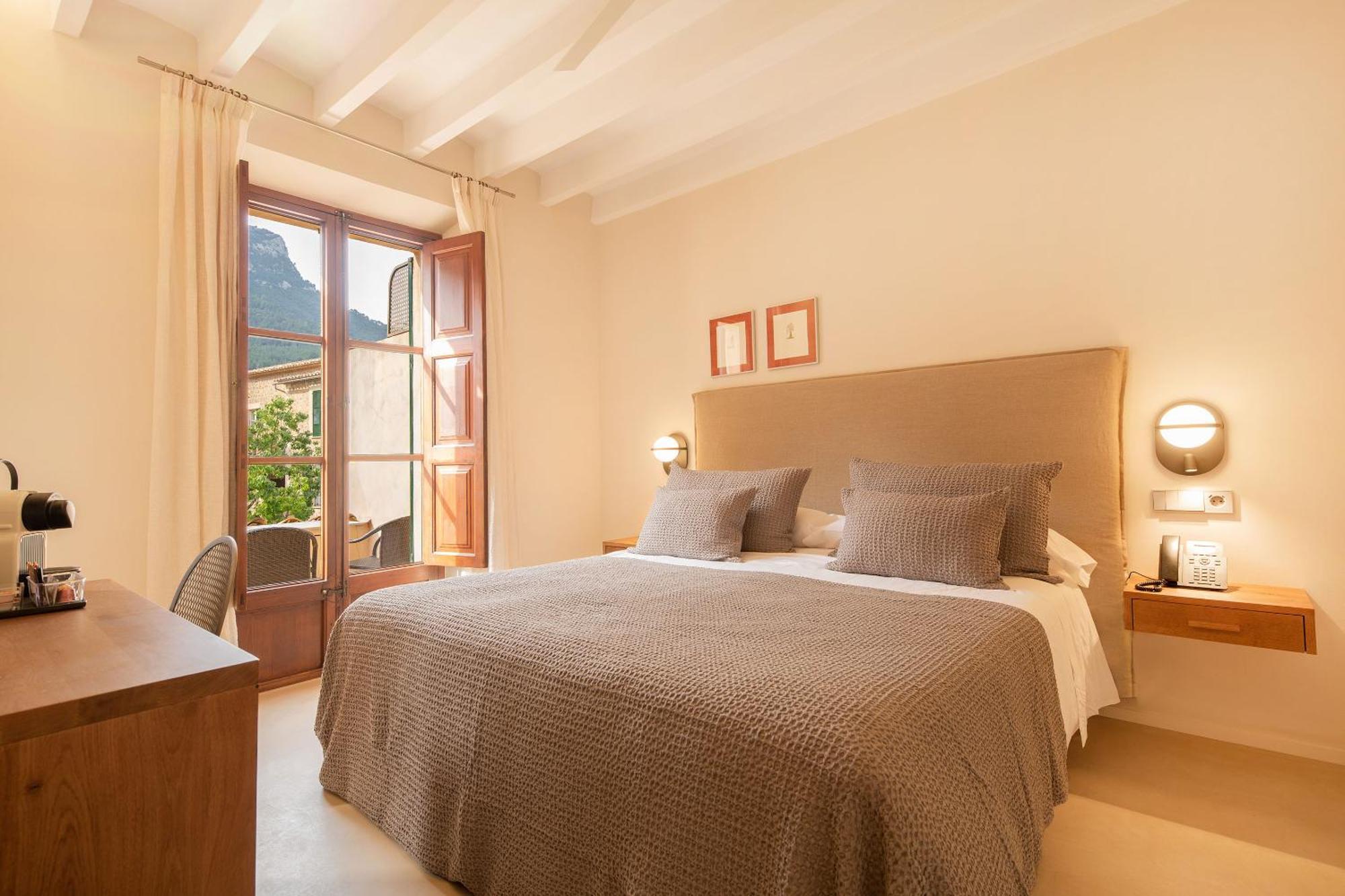 Y Des Puig Hotel 4*