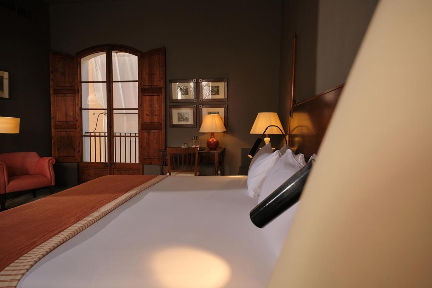 Cera (adults Only) 5*